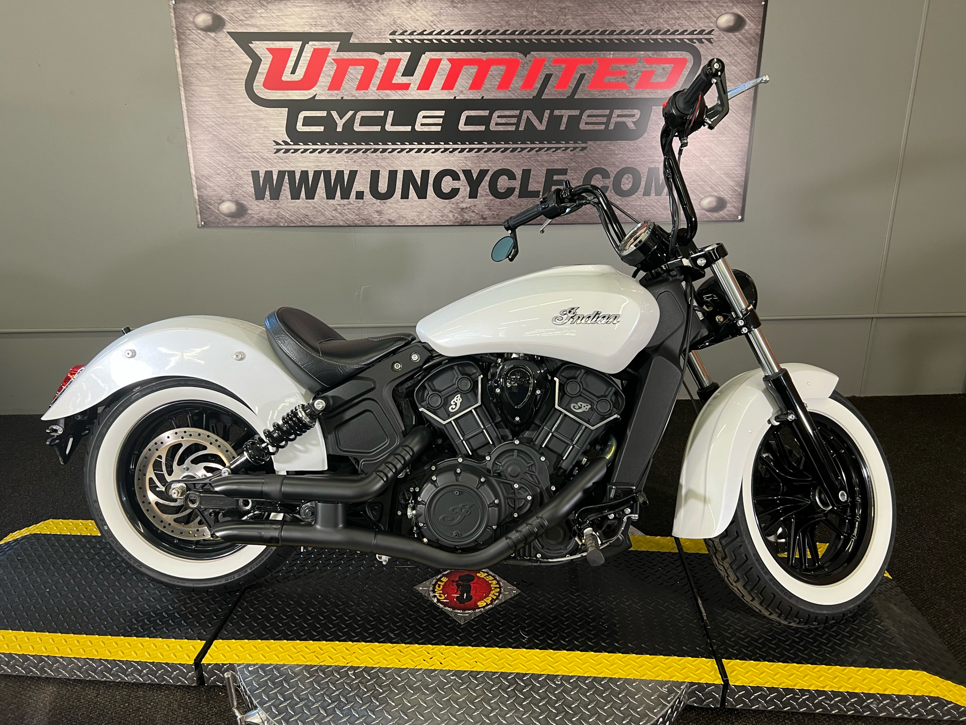 2017 Indian Motorcycle Scout® Sixty in Tyrone, Pennsylvania - Photo 2