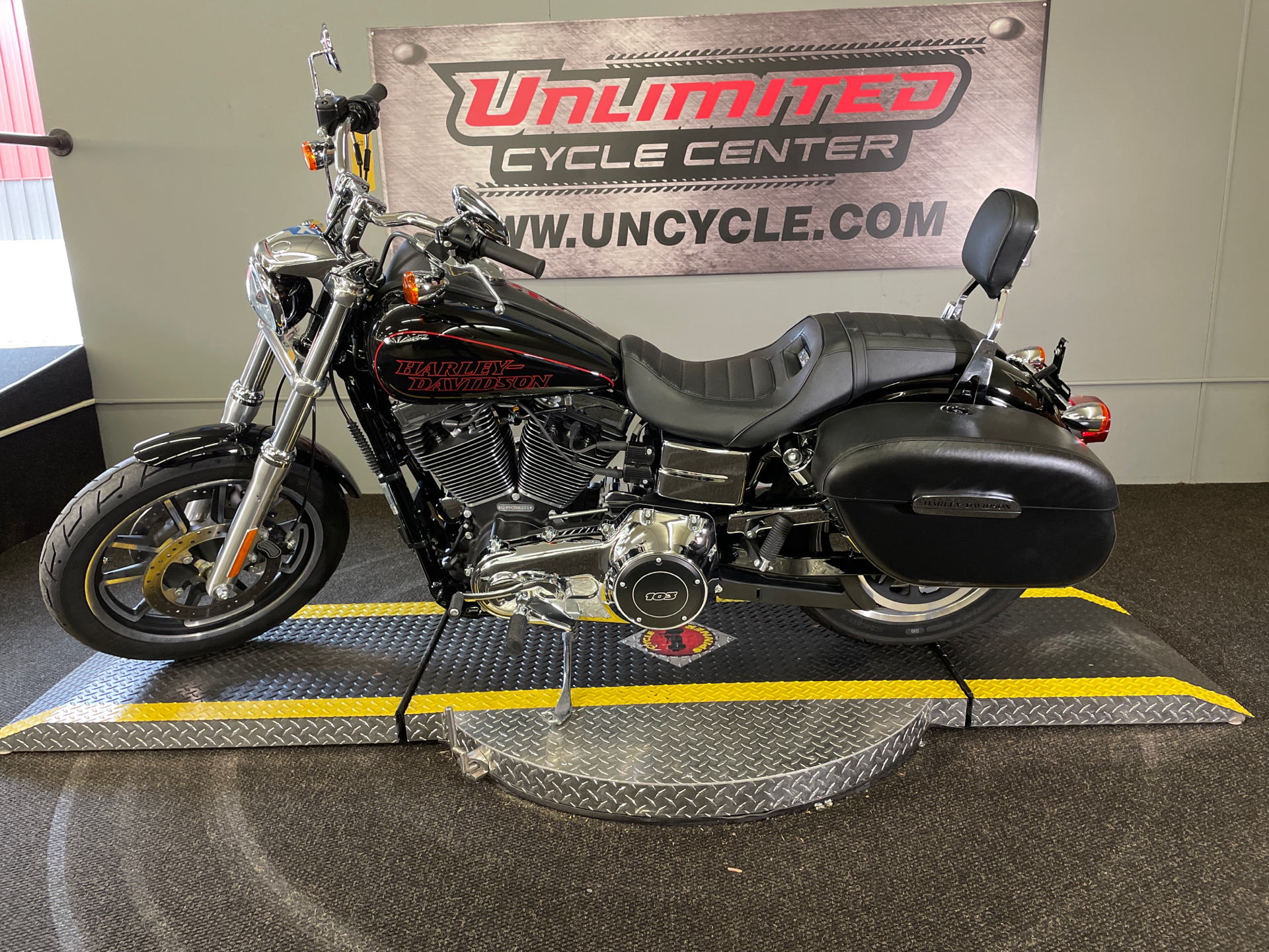 2017 Harley-Davidson Low Rider® in Tyrone, Pennsylvania - Photo 3