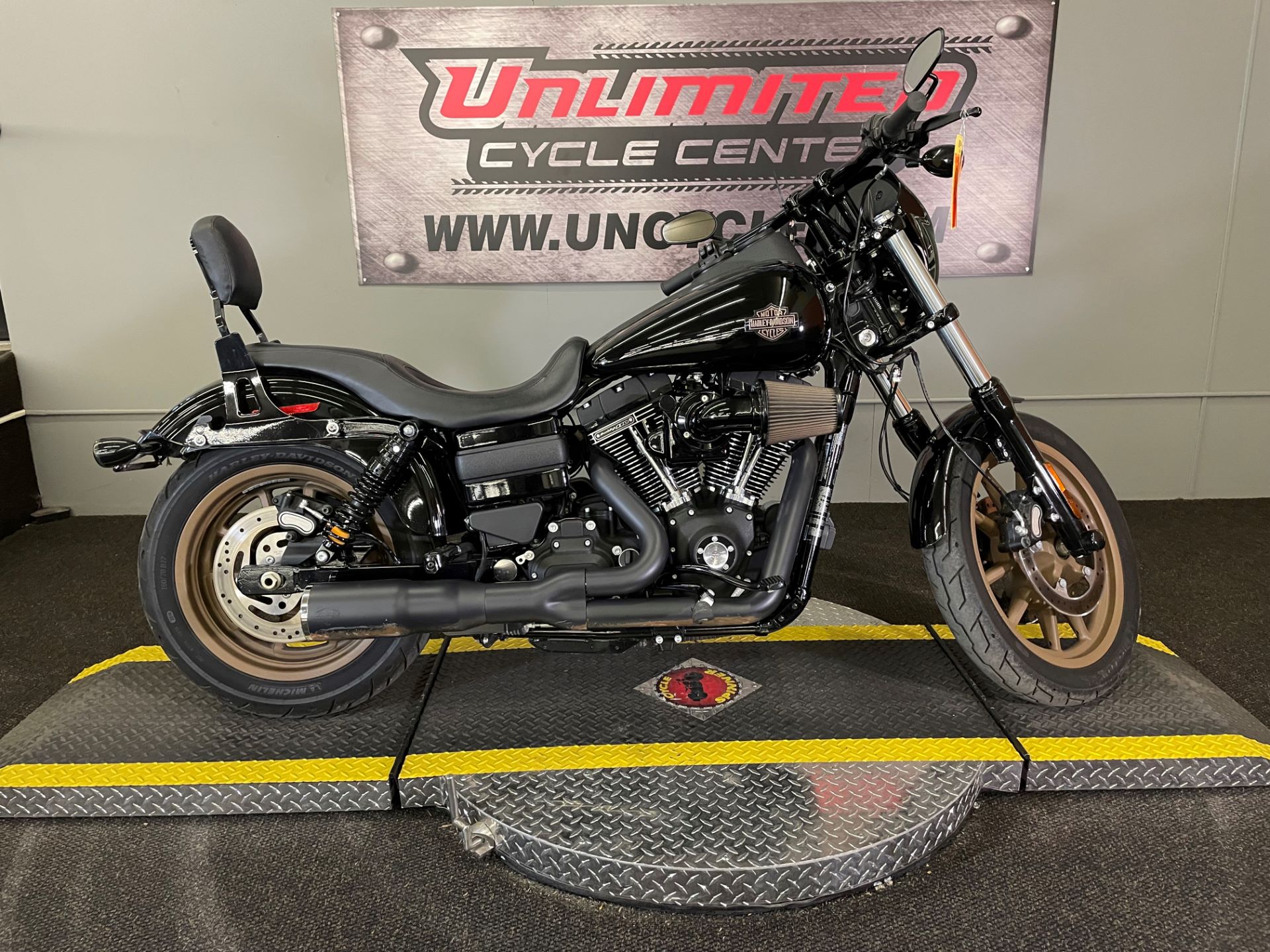 2017 Harley-Davidson Low Rider® S in Tyrone, Pennsylvania - Photo 2