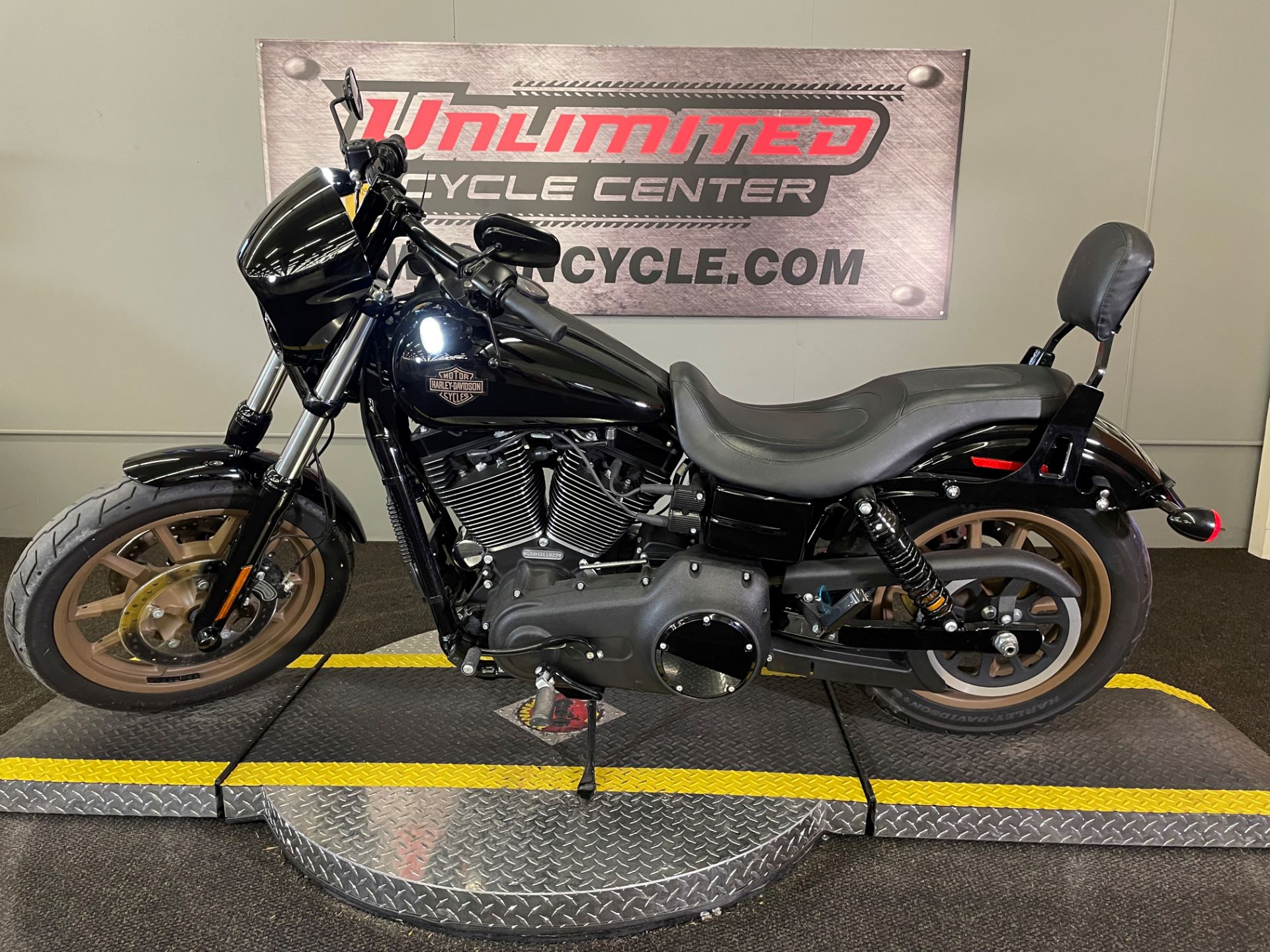 2017 Harley-Davidson Low Rider® S in Tyrone, Pennsylvania - Photo 3