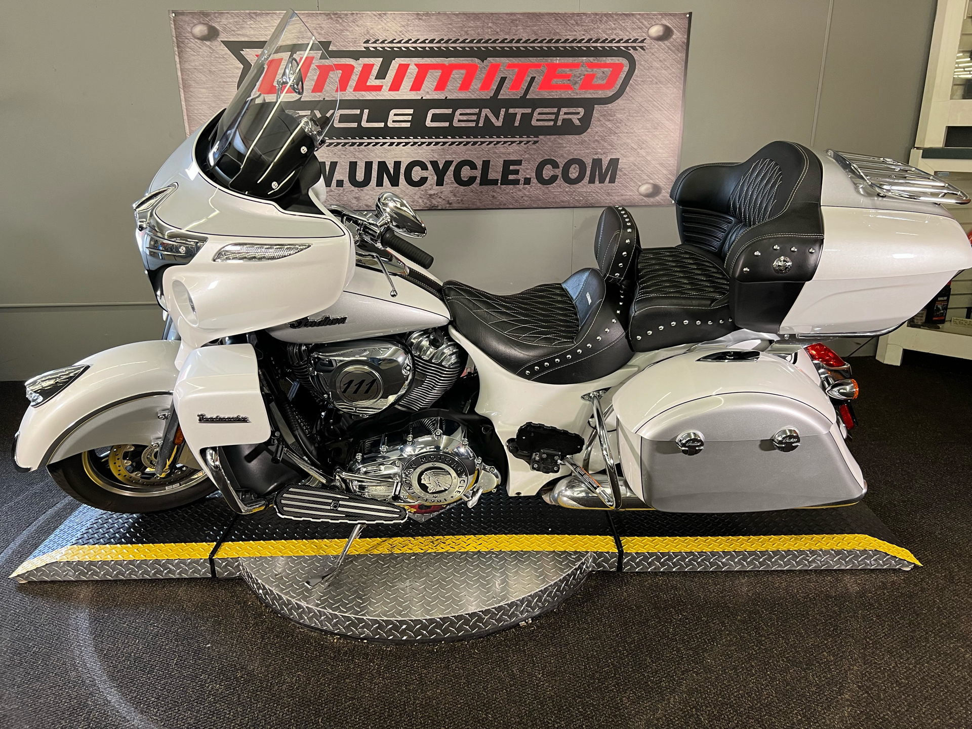 2018 Indian Motorcycle Roadmaster® ABS in Tyrone, Pennsylvania - Photo 9