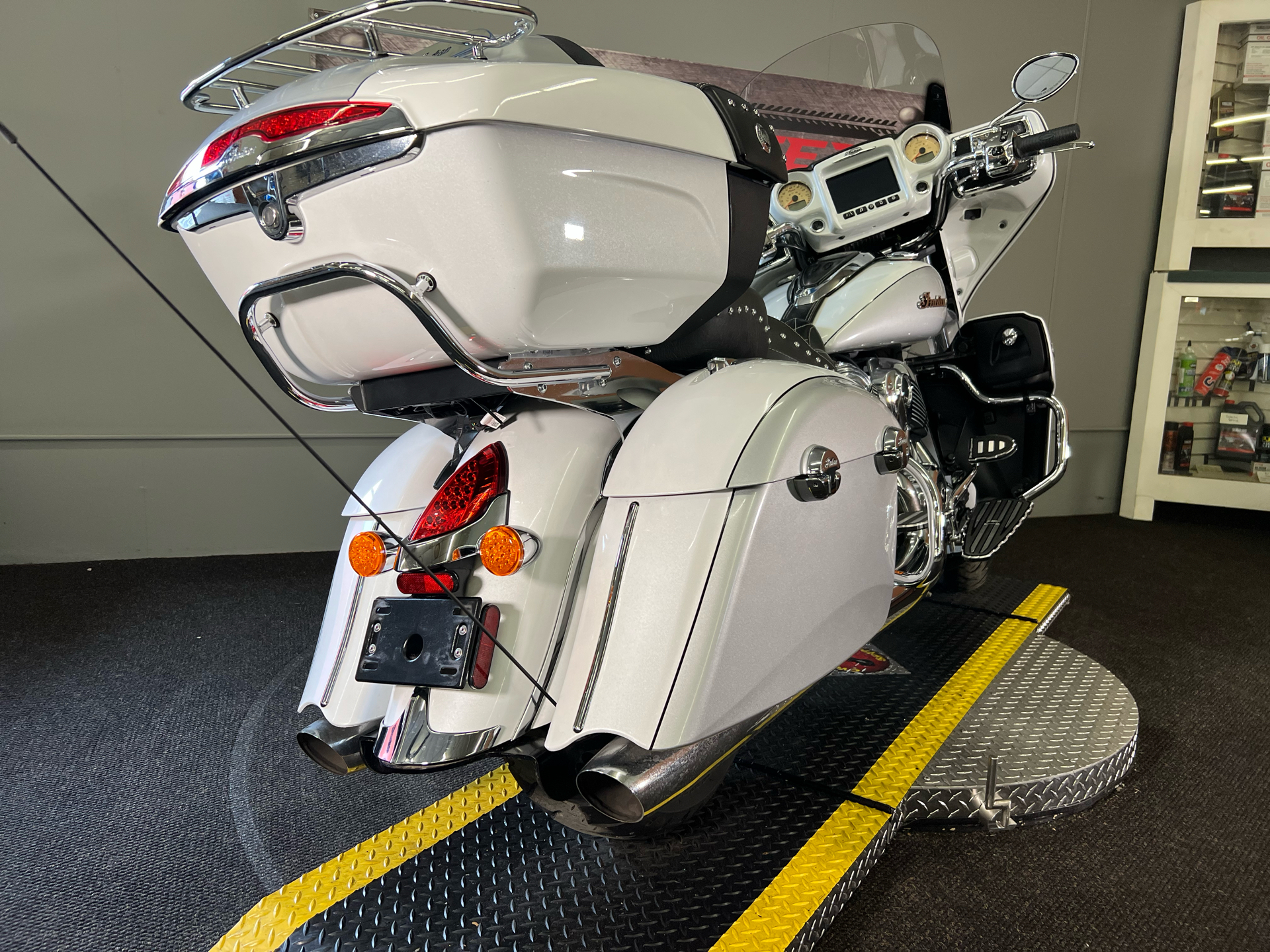 2018 Indian Motorcycle Roadmaster® ABS in Tyrone, Pennsylvania - Photo 18