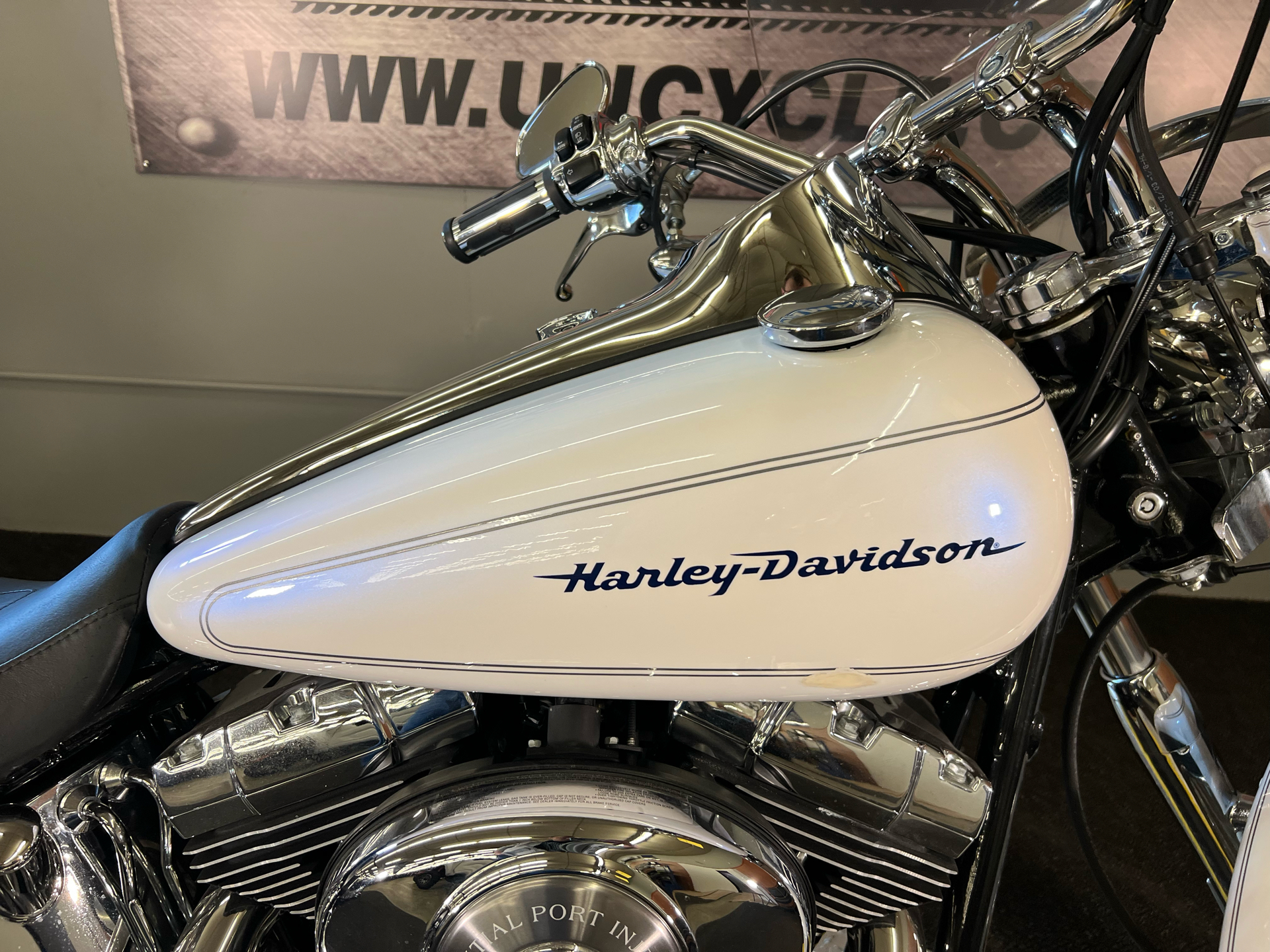 2004 Harley-Davidson FXSTD/FXSTDI Softail® Deuce™ in Tyrone, Pennsylvania - Photo 4
