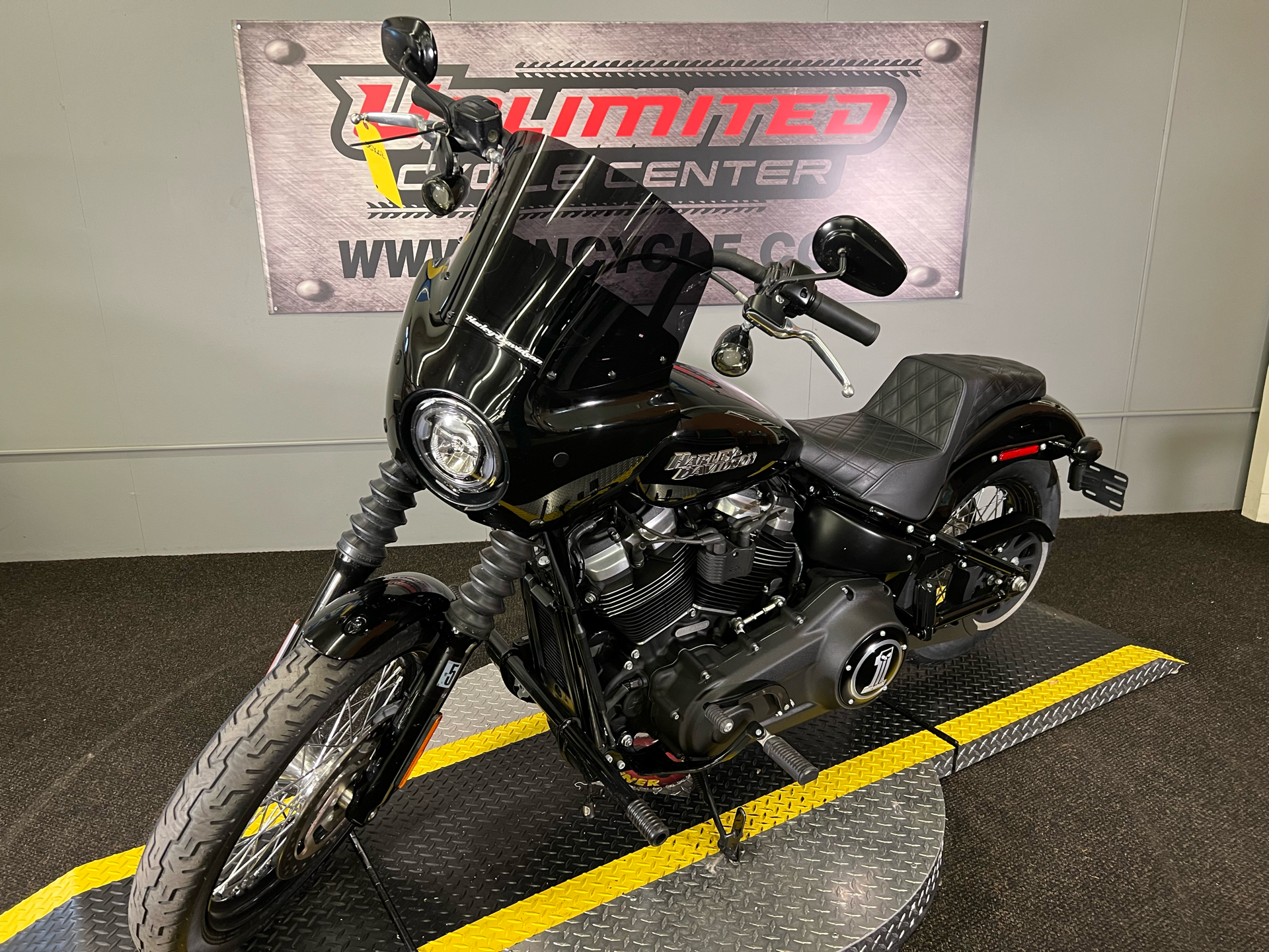 2018 Harley-Davidson Street Bob® 107 in Tyrone, Pennsylvania - Photo 9