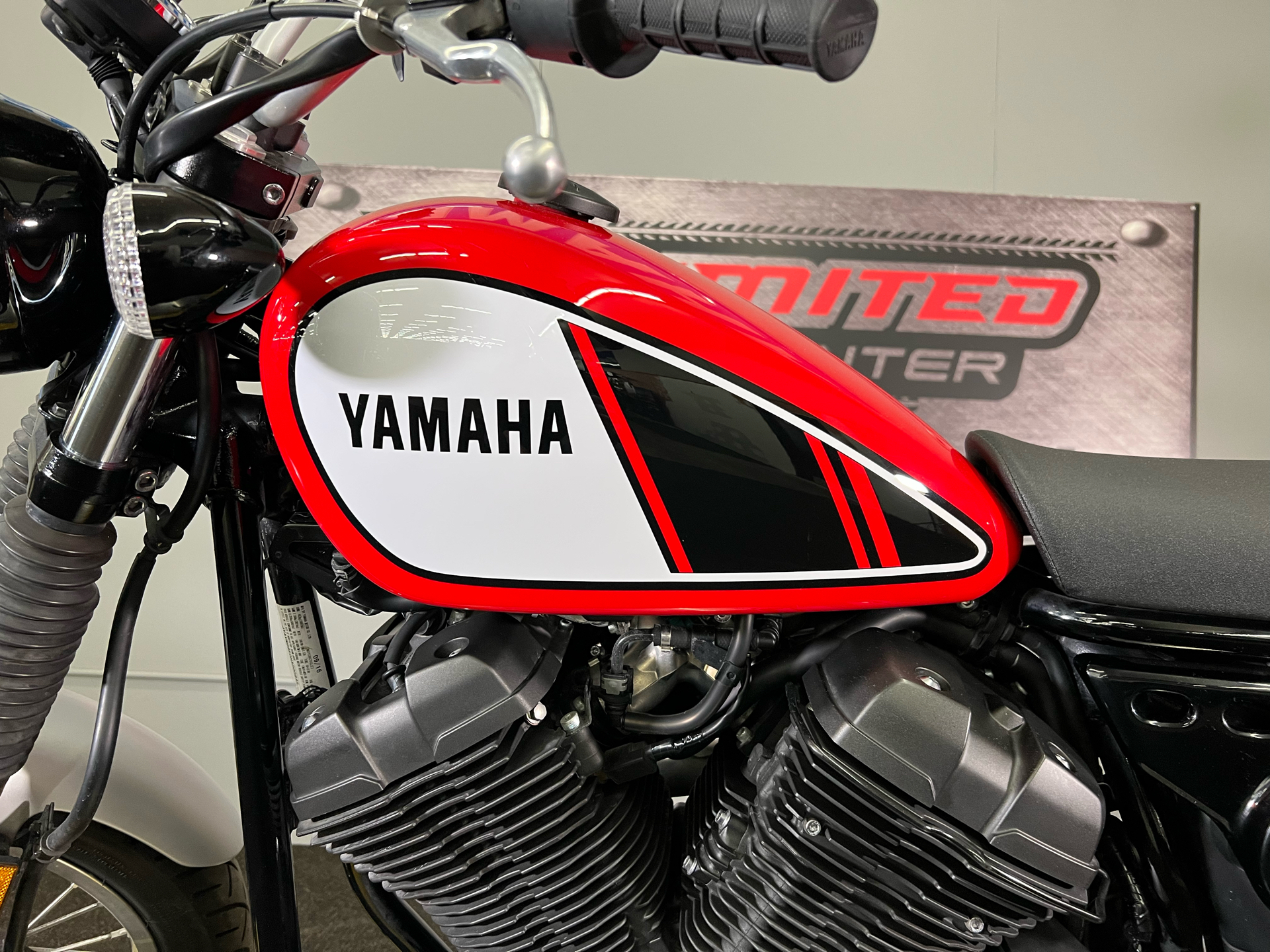 2017 Yamaha SCR950 in Tyrone, Pennsylvania - Photo 9