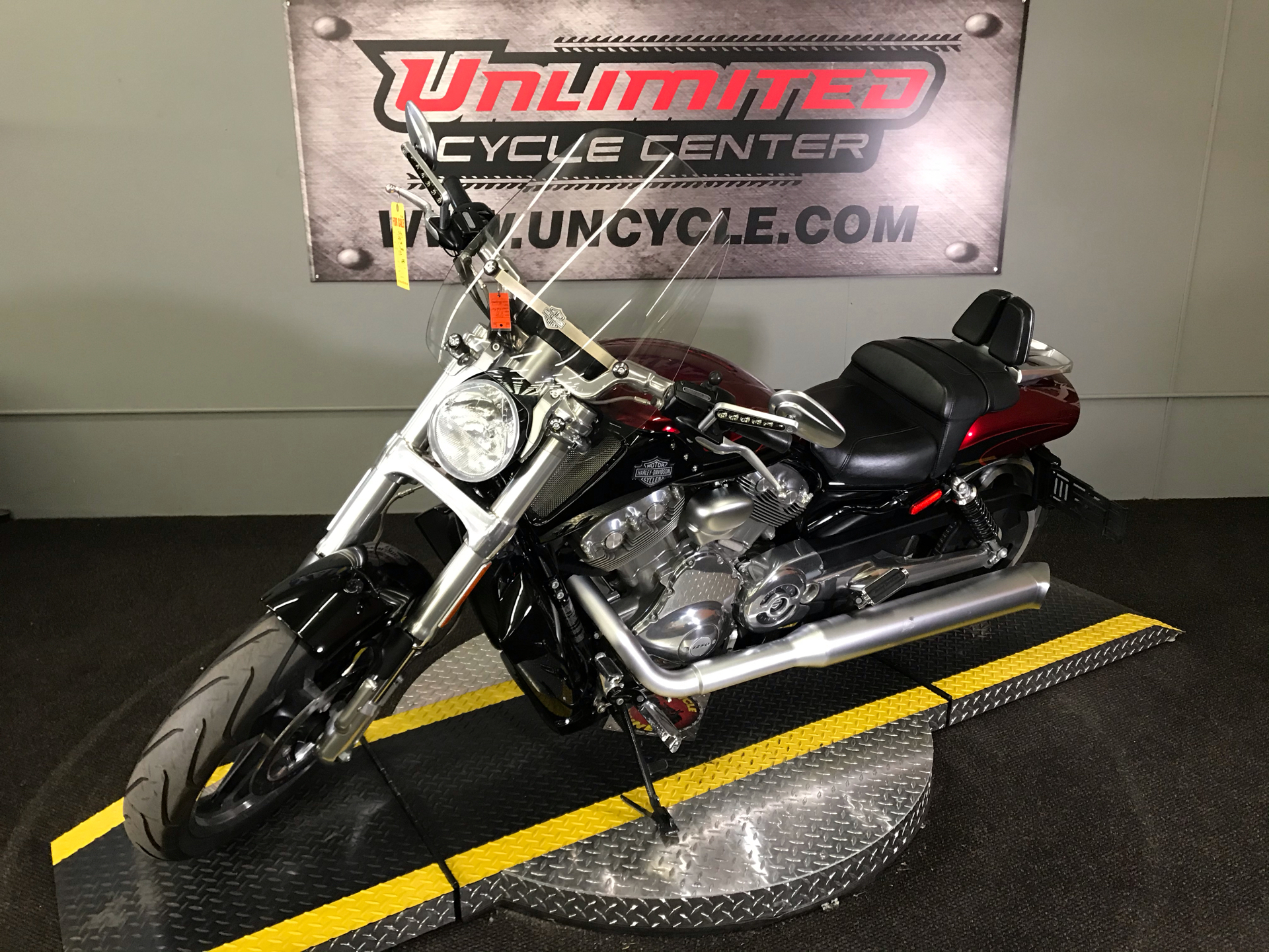 2016 Harley-Davidson V-Rod Muscle® in Tyrone, Pennsylvania - Photo 6