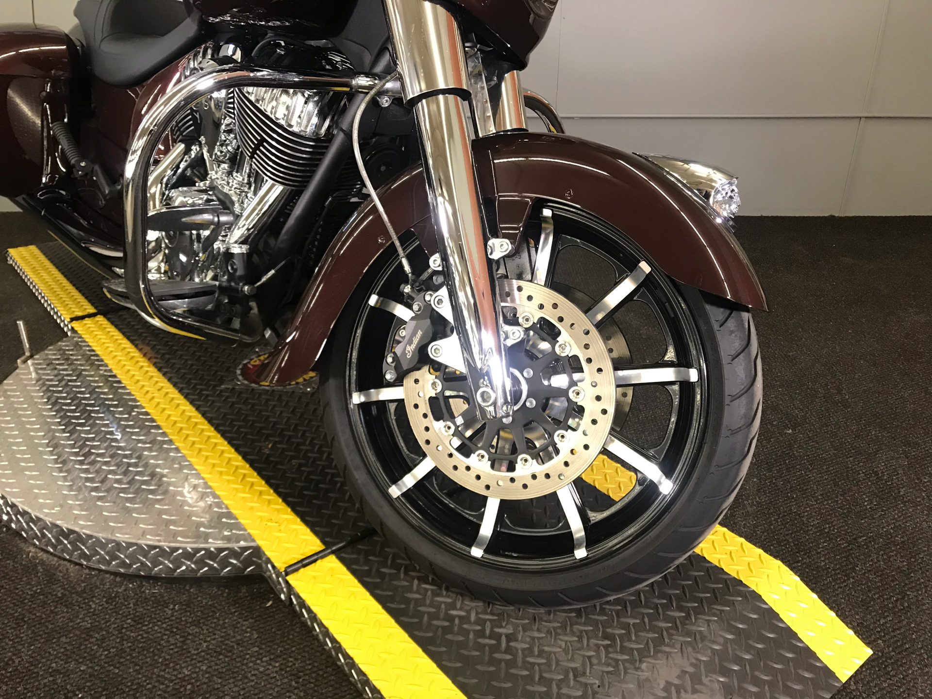 2019 Indian Chieftain® Limited ABS in Tyrone, Pennsylvania - Photo 5