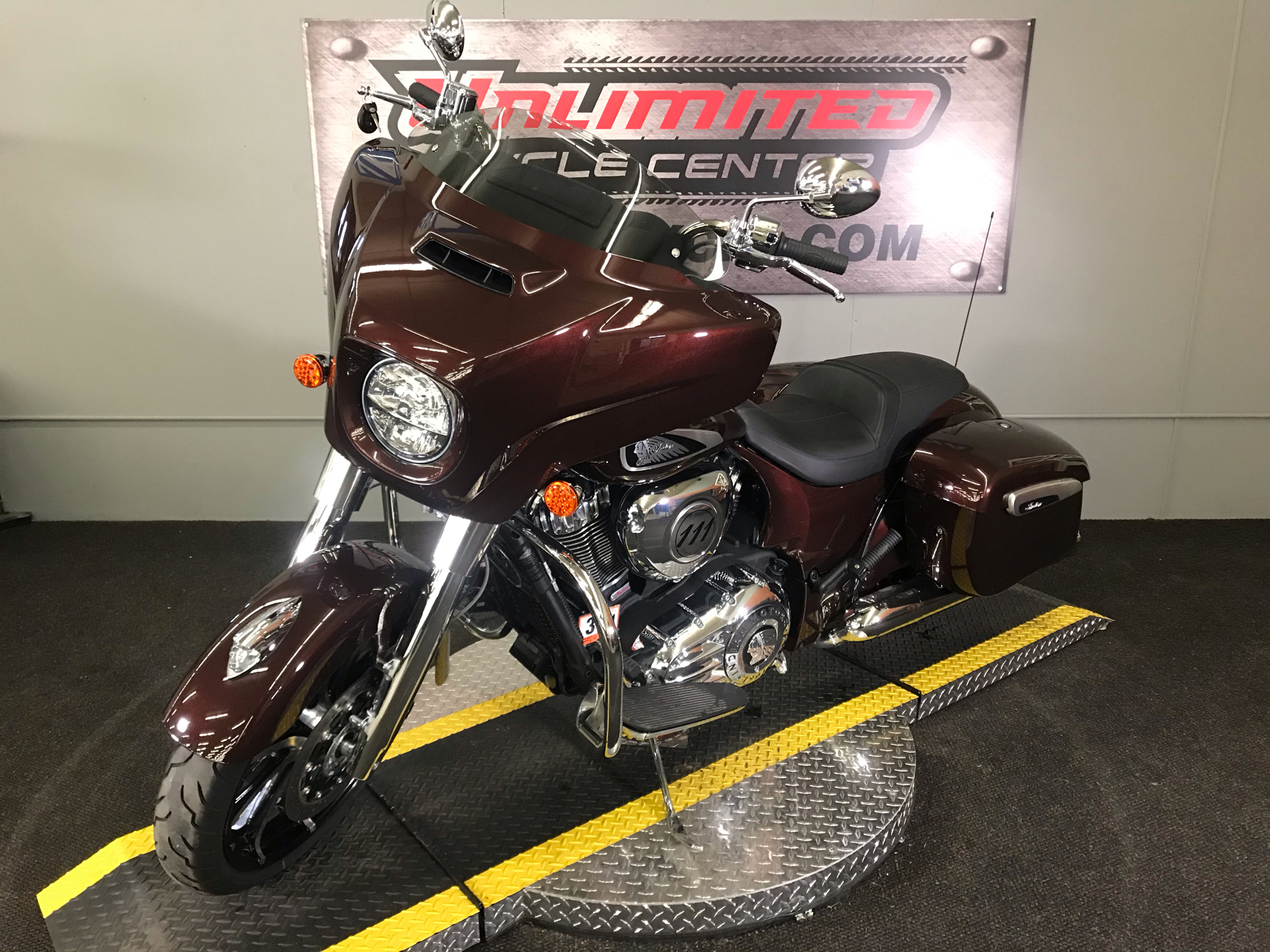 2019 Indian Chieftain® Limited ABS in Tyrone, Pennsylvania - Photo 7