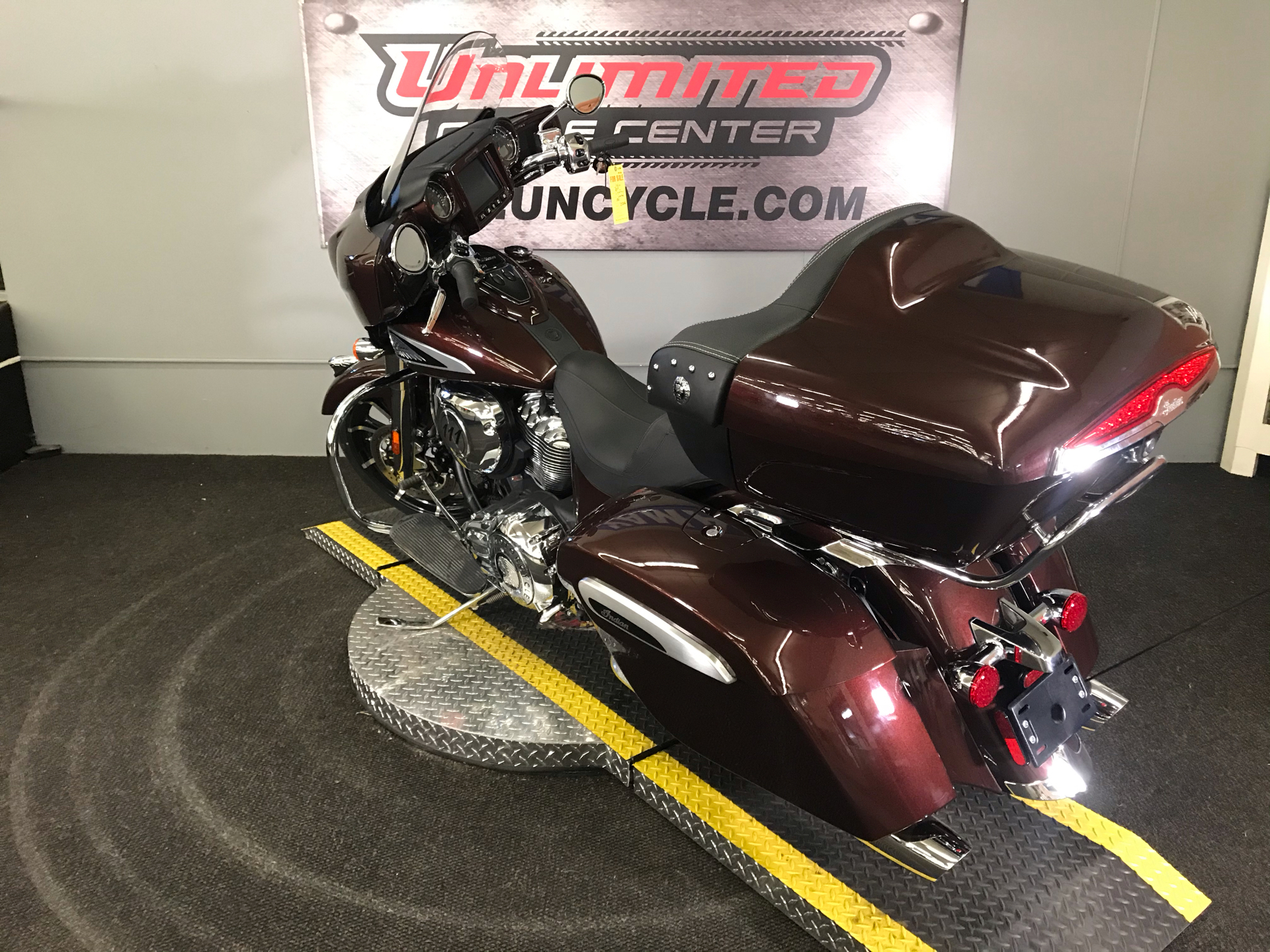 2019 Indian Chieftain® Limited ABS in Tyrone, Pennsylvania - Photo 11