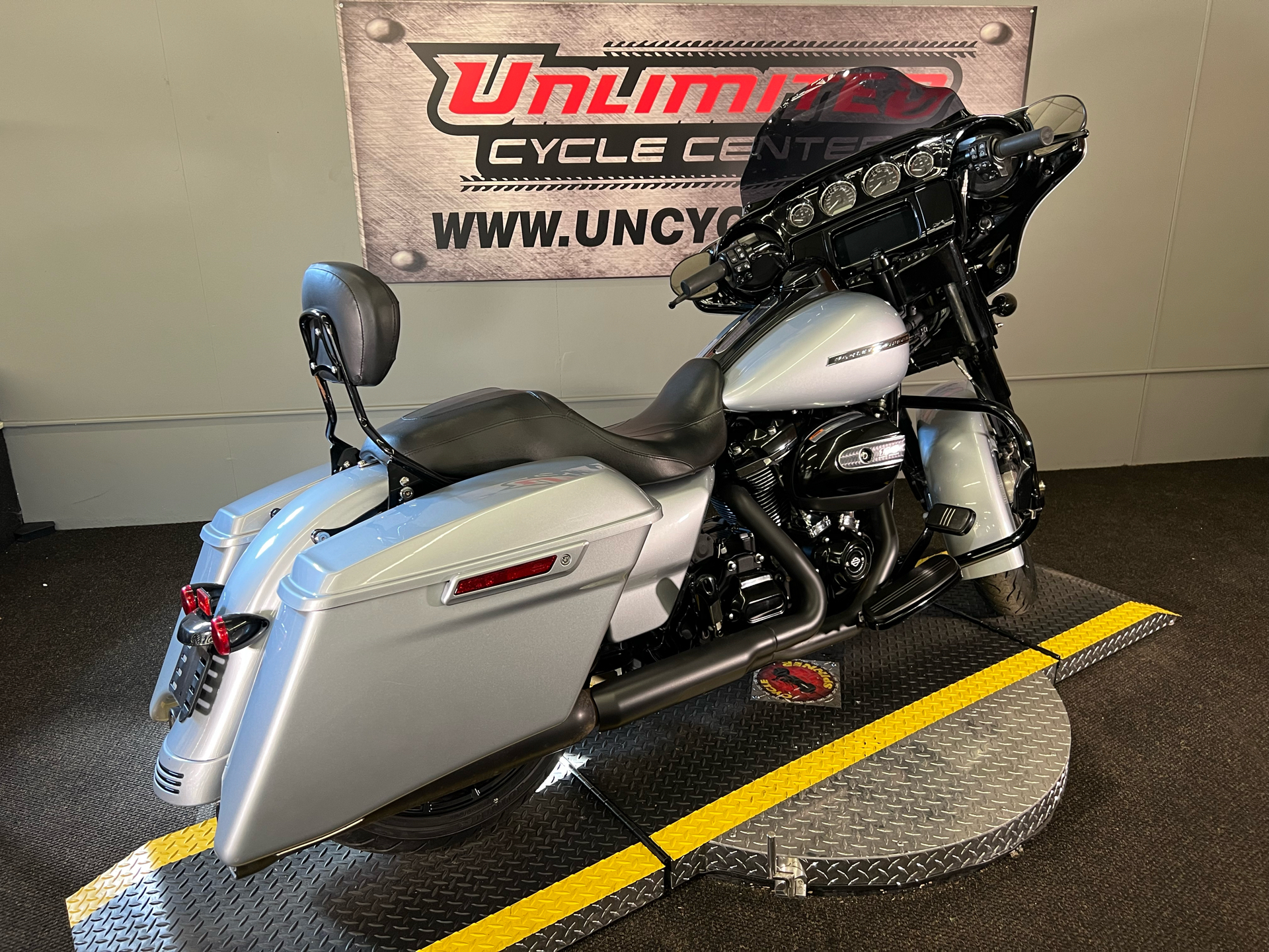2019 Harley-Davidson Street Glide® Special in Tyrone, Pennsylvania - Photo 15