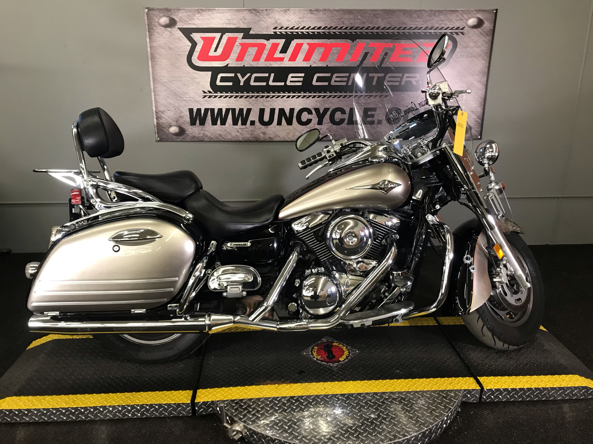 Used 2007 Kawasaki Vulcan® 1600 Nomad™ | Motorcycles in Tyrone PA | 013213 Metallic Titanium