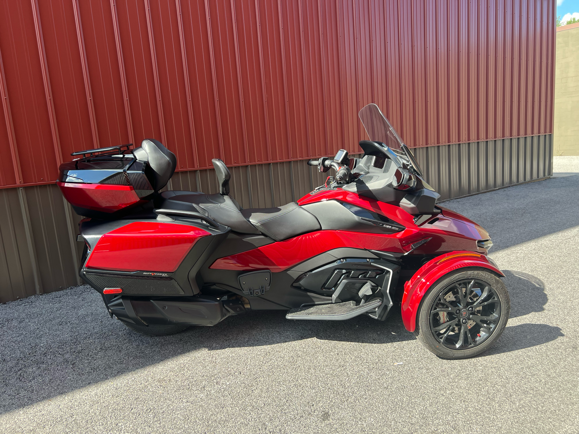 2021 Can-Am Spyder RT Limited in Tyrone, Pennsylvania - Photo 2