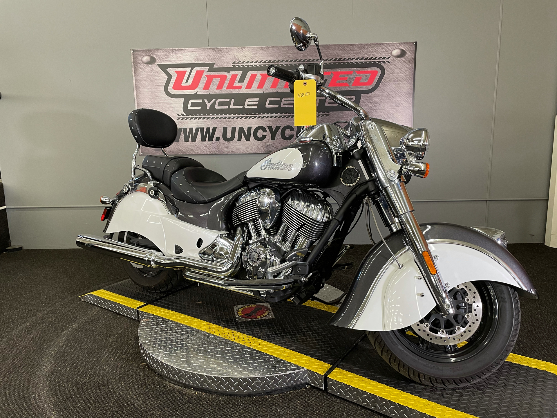 2016 Indian Chief® Classic in Tyrone, Pennsylvania - Photo 1