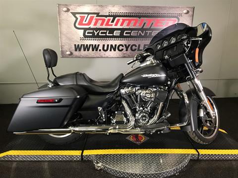 2017 Harley-Davidson Street Glide® in Tyrone, Pennsylvania - Photo 2