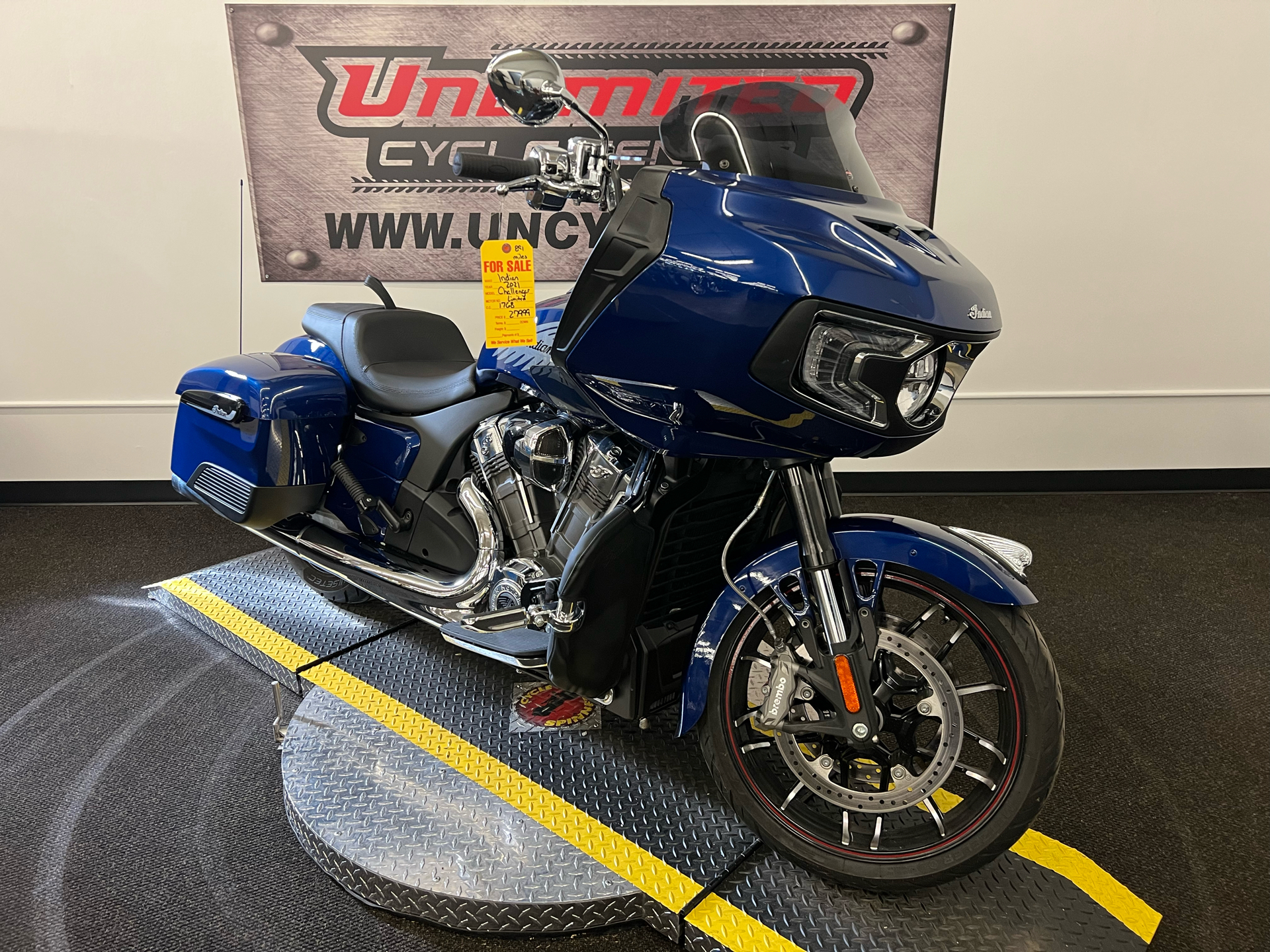 2021 Indian Motorcycle Challenger® Limited in Tyrone, Pennsylvania - Photo 1