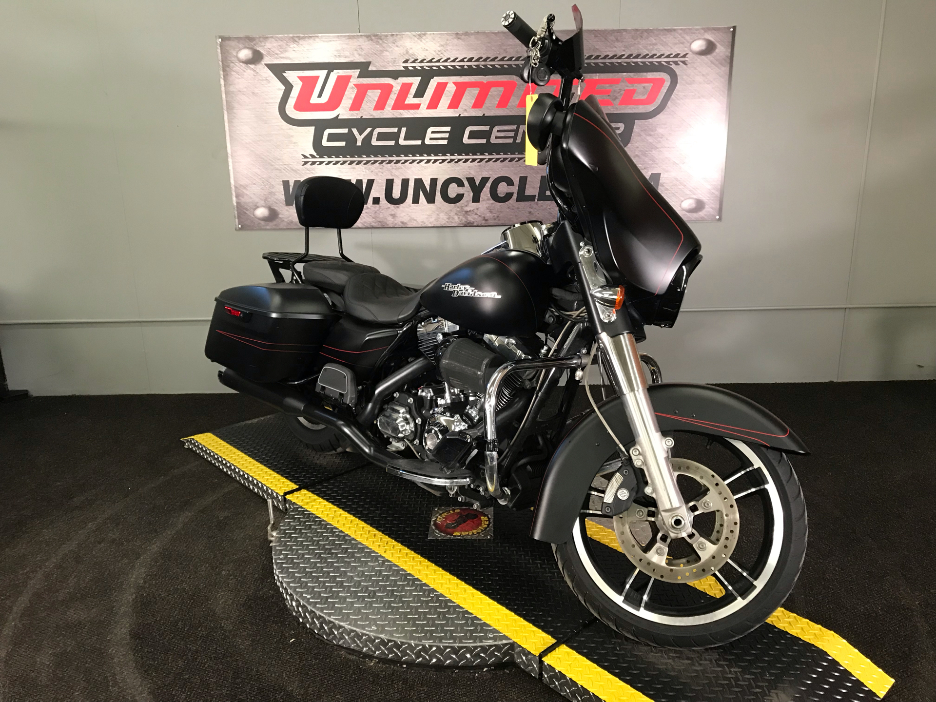 2015 Harley-Davidson Street Glide® Special in Tyrone, Pennsylvania - Photo 1