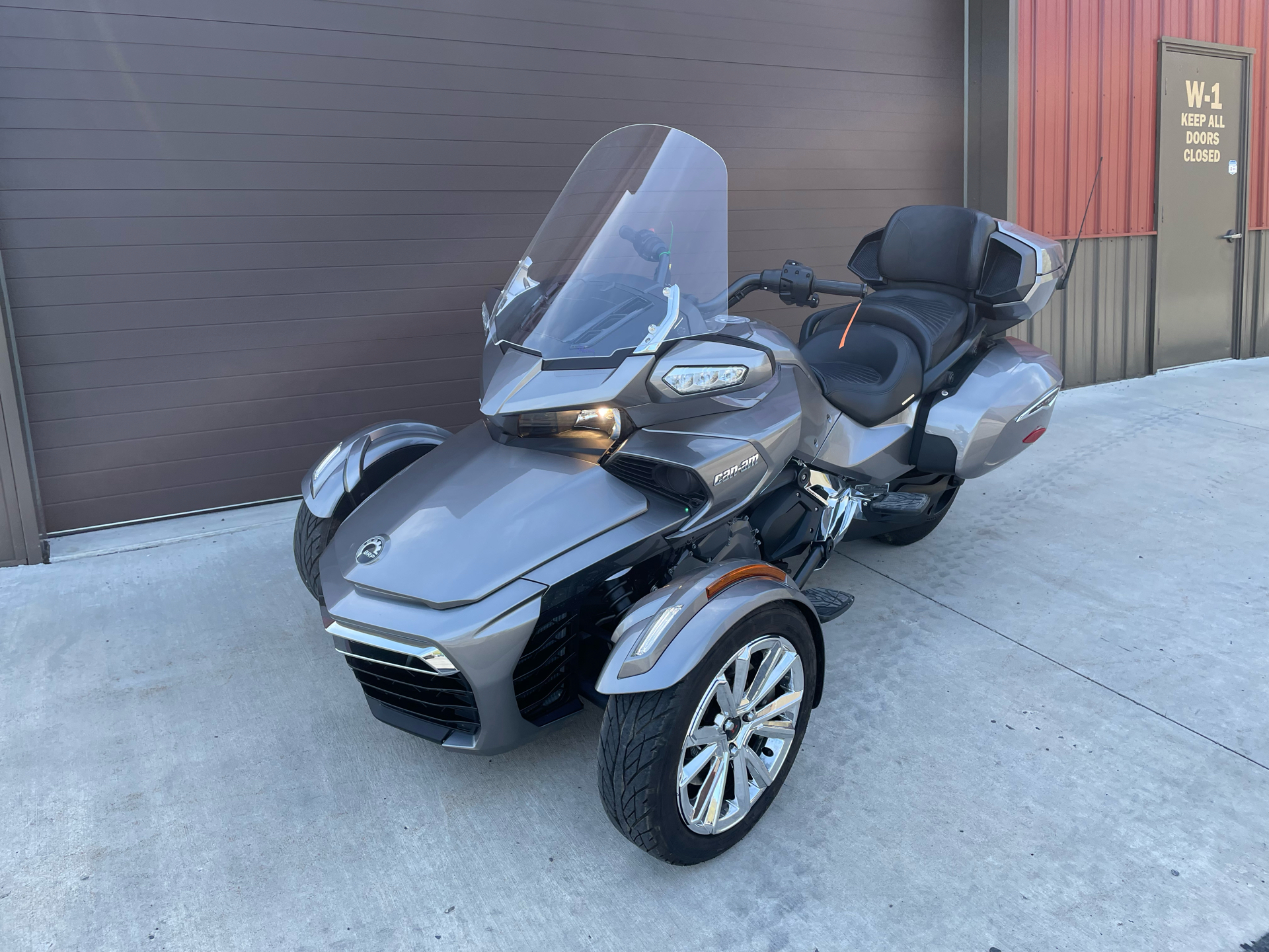 2017 Can-Am Spyder F3 Limited in Tyrone, Pennsylvania - Photo 2