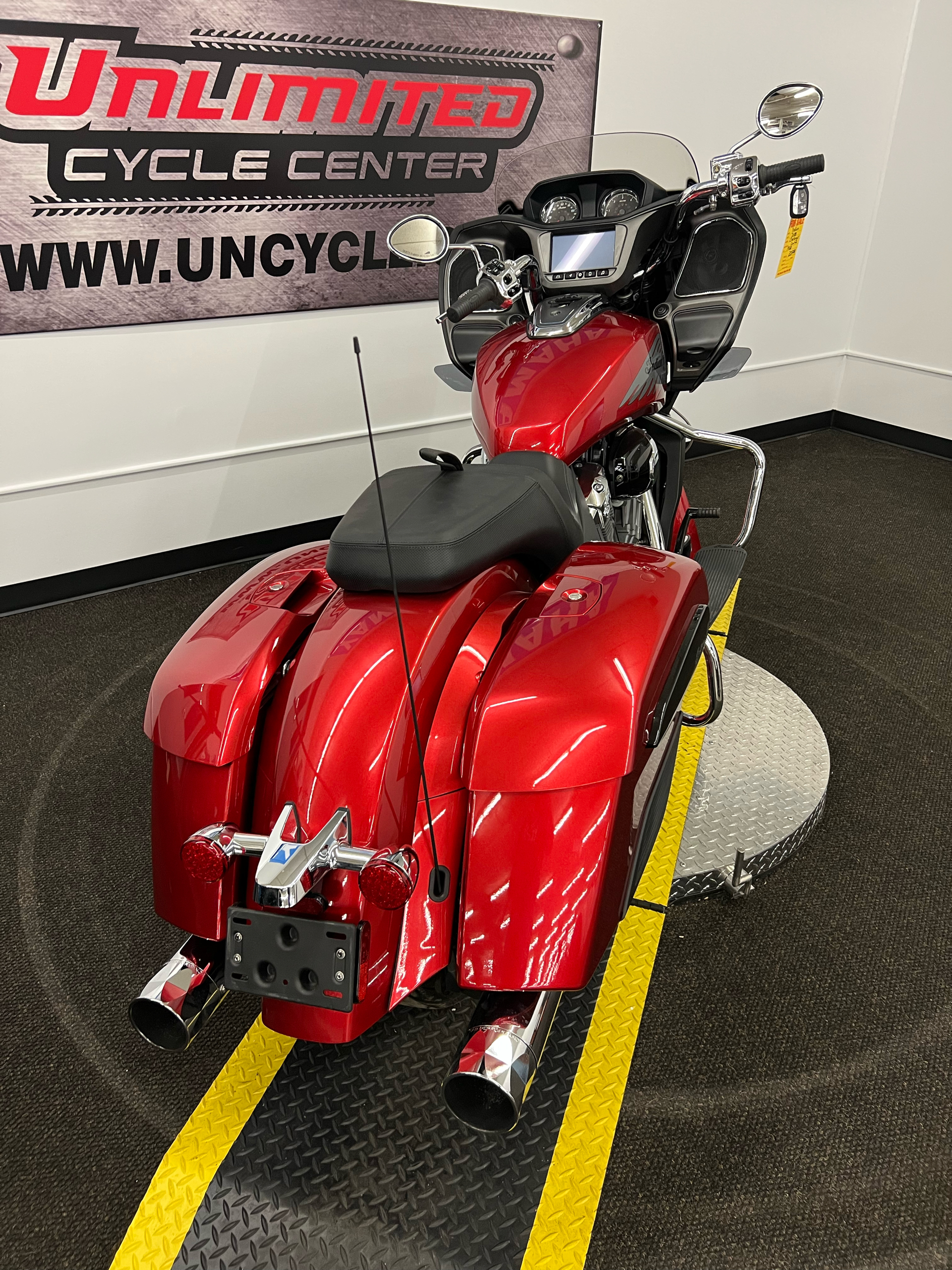 2020 Indian Motorcycle Challenger® Limited in Tyrone, Pennsylvania - Photo 12