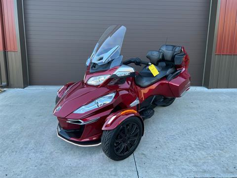 2015 Can-Am Spyder® RT-S SE6 in Tyrone, Pennsylvania - Photo 1
