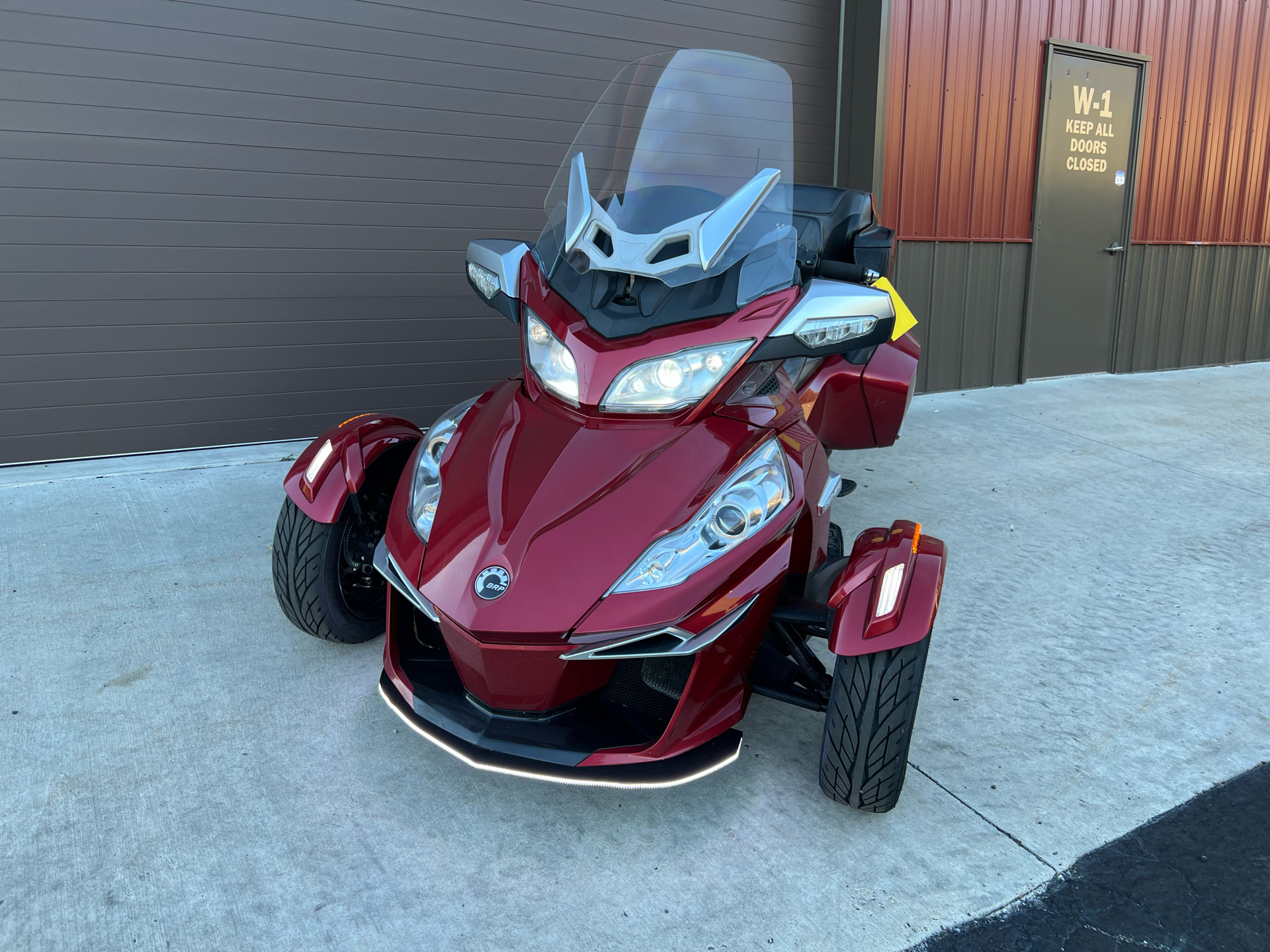 2015 Can-Am Spyder® RT-S SE6 in Tyrone, Pennsylvania - Photo 2
