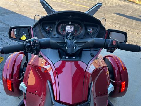 2015 Can-Am Spyder® RT-S SE6 in Tyrone, Pennsylvania - Photo 11