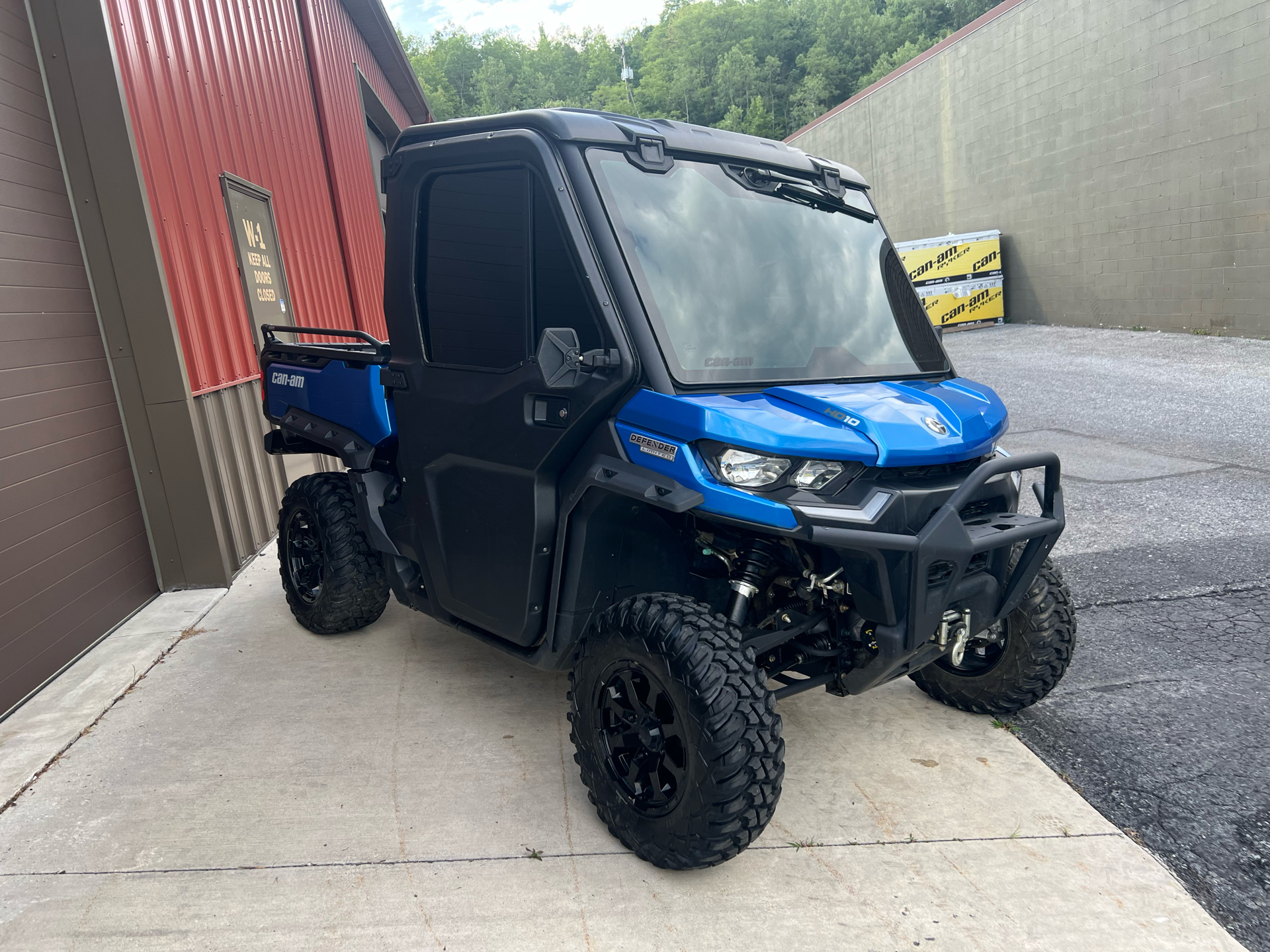 2021 Can-Am Defender Limited HD10 in Tyrone, Pennsylvania - Photo 4