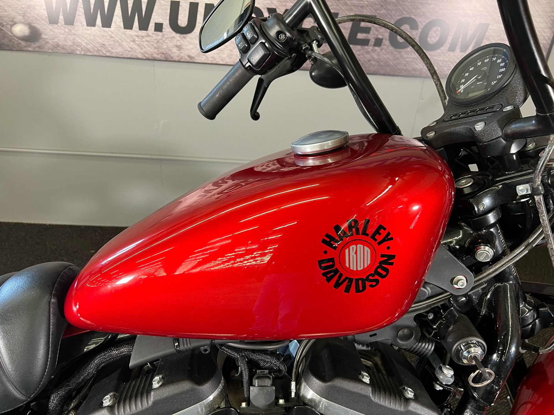 2019 Harley-Davidson Iron 883™ in Tyrone, Pennsylvania - Photo 4