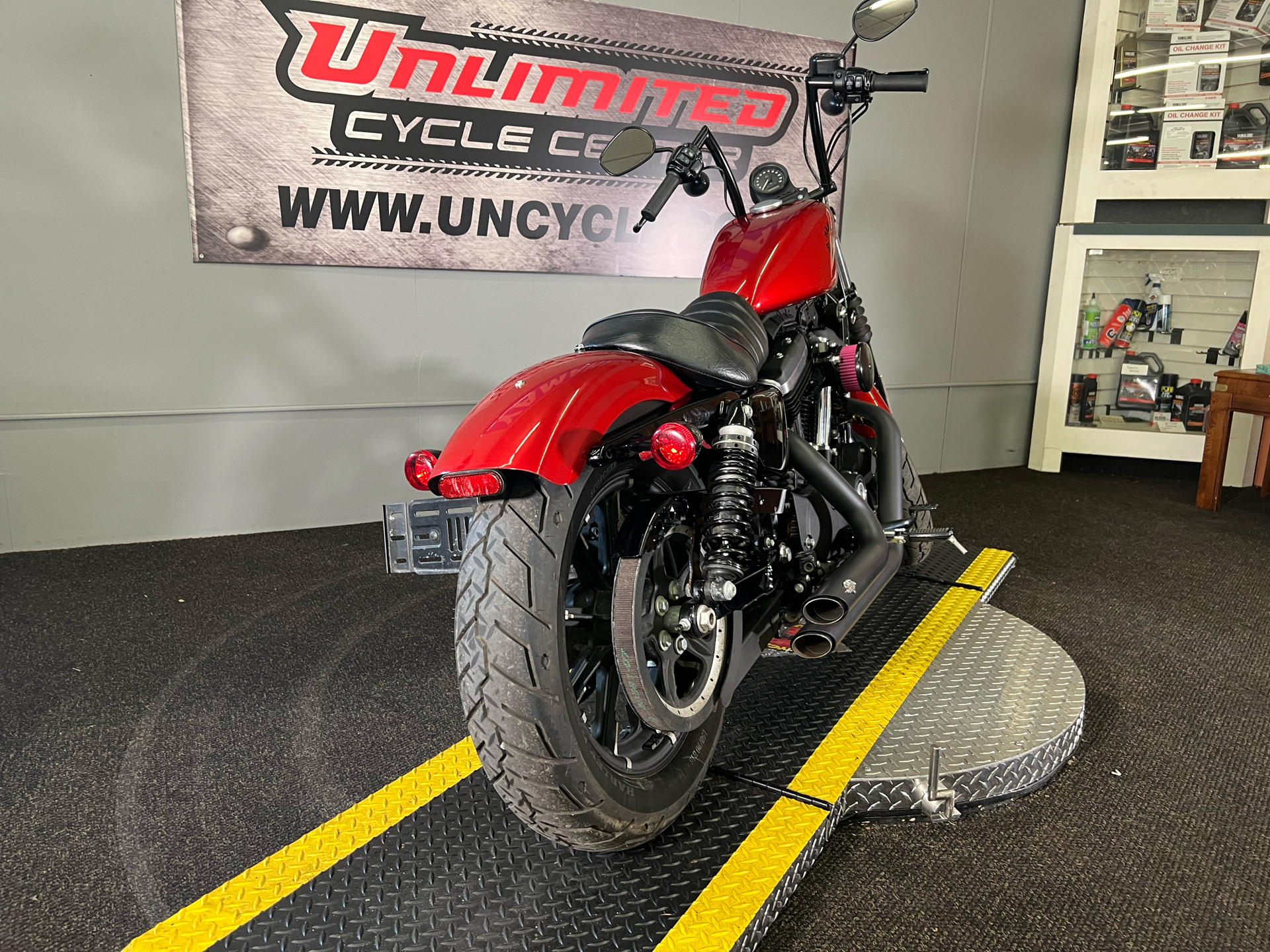 2019 Harley-Davidson Iron 883™ in Tyrone, Pennsylvania - Photo 17