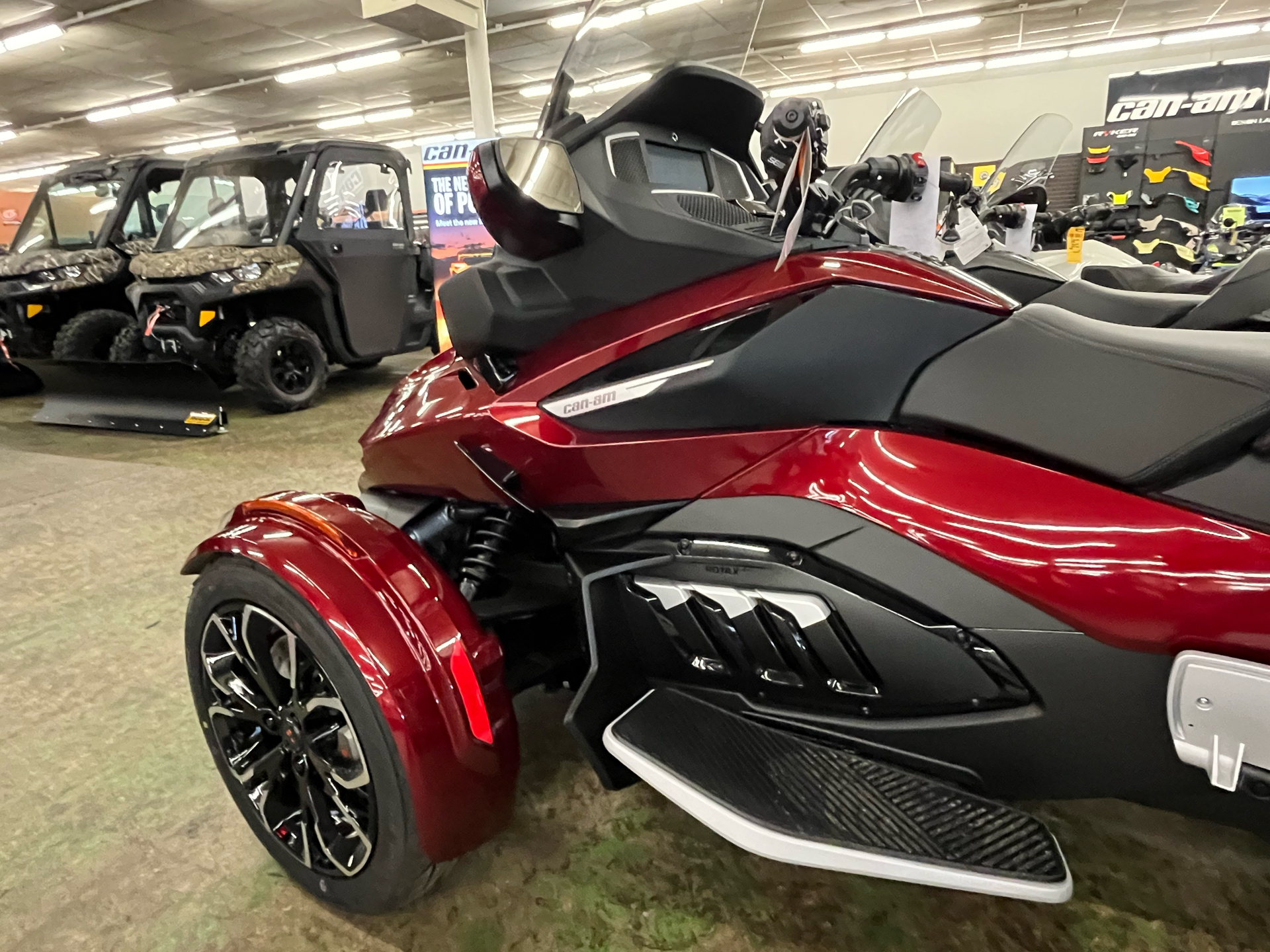 2023 Can-Am Spyder RT Limited in Tyrone, Pennsylvania - Photo 2