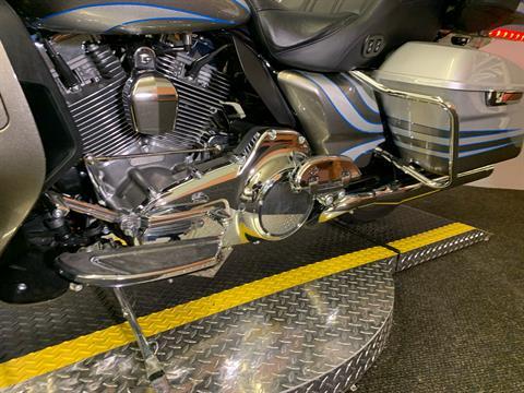 2016 Harley-Davidson CVO™ Road Glide™ Ultra in Tyrone, Pennsylvania - Photo 12