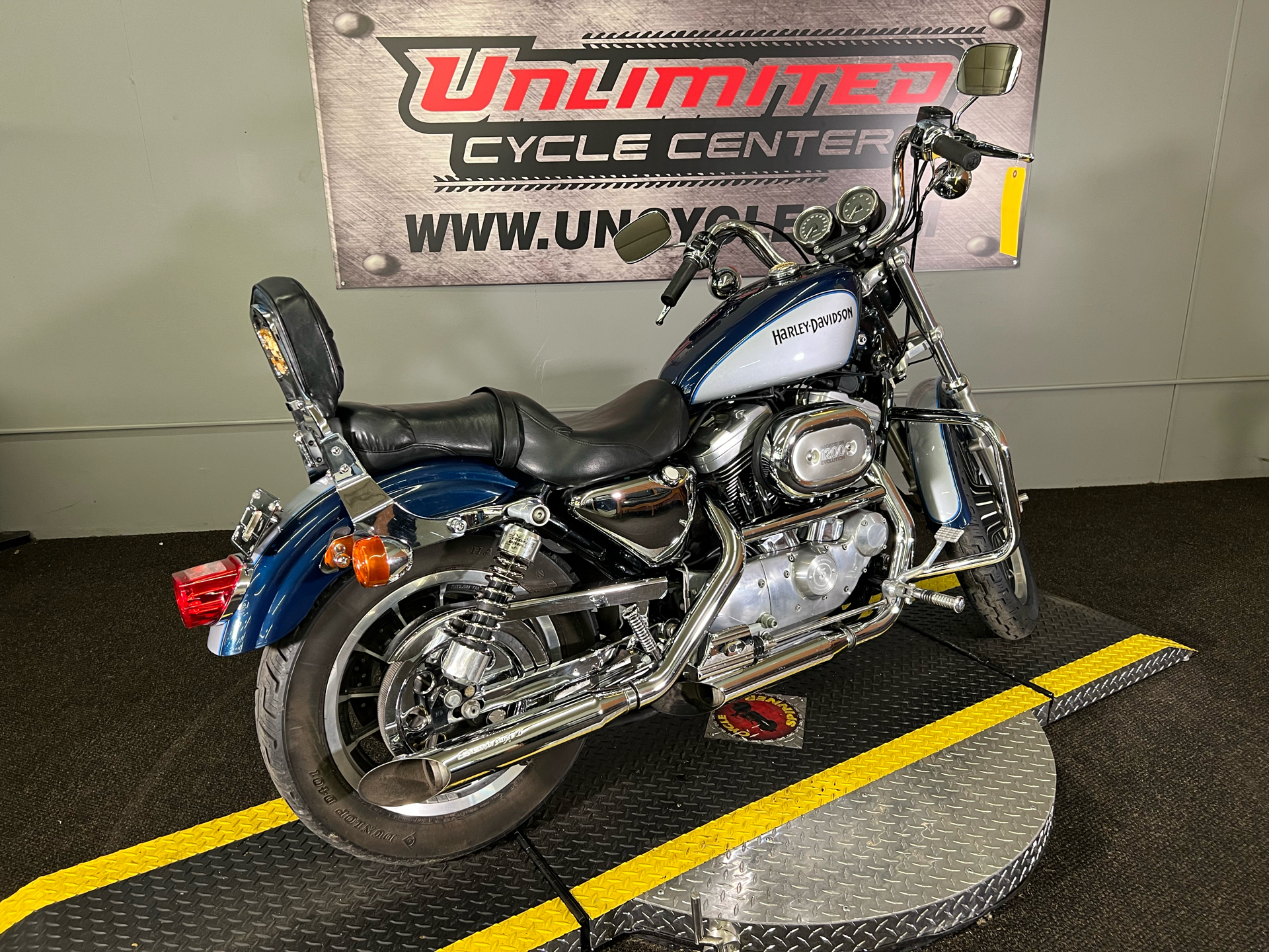 2000 Harley-Davidson XL 1200C Sportster® 1200 Custom in Tyrone, Pennsylvania - Photo 16