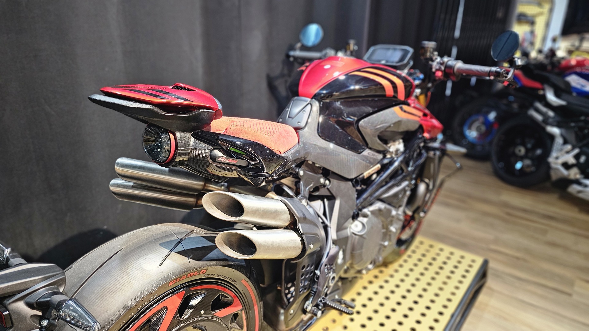 2023 MV Agusta Rush 1000 in Santa Monica, California - Photo 41