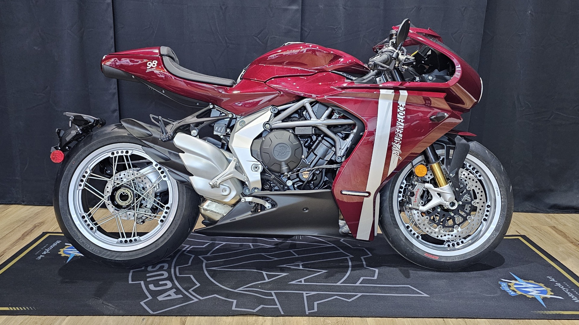 2024 MV Agusta Superveloce 98 in Santa Monica, California - Photo 15