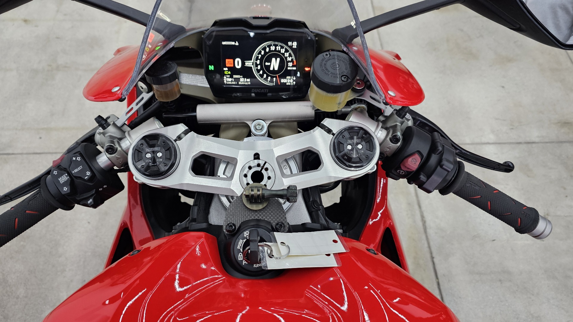 2019 Ducati Panigale V4 in Los Angeles, California - Photo 13