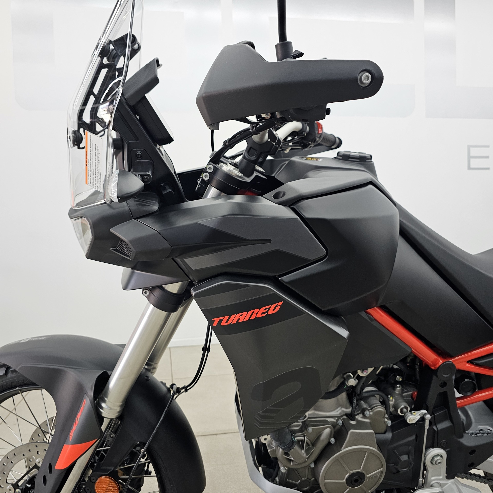 2024 Aprilia Tuareg 660 in Los Angeles, California - Photo 10