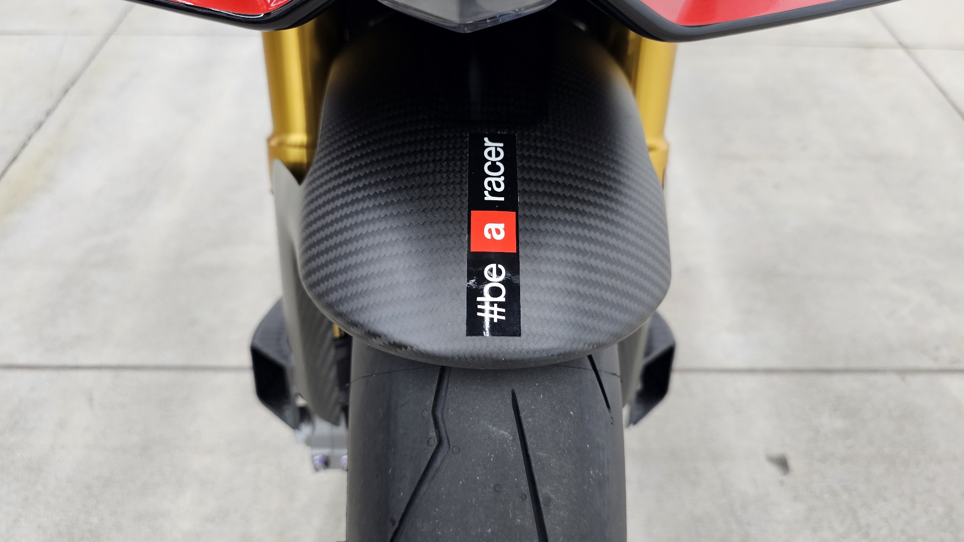 2024 Aprilia RSV4 Factory 1100 in Los Angeles, California - Photo 5