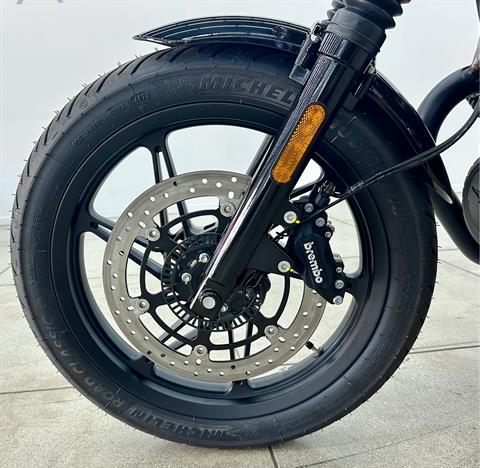 2023 Moto Guzzi V7 Stone Special Edition in Los Angeles, California - Photo 5