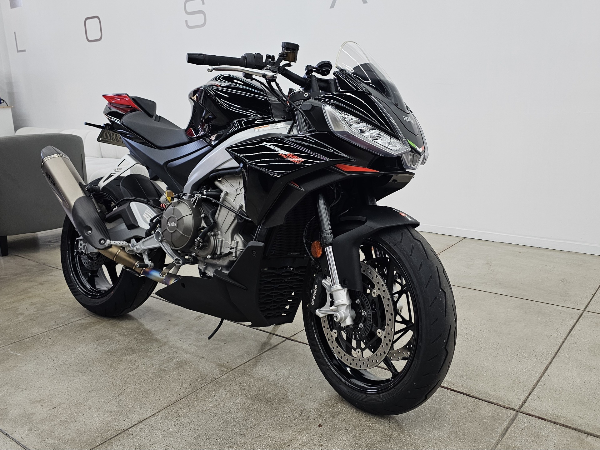 2023 Aprilia Tuono 660 Factory in Los Angeles, California - Photo 18