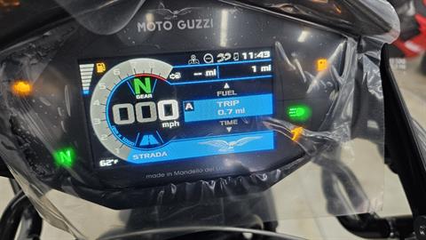 2022 Moto Guzzi V85 TT in Los Angeles, California - Photo 2