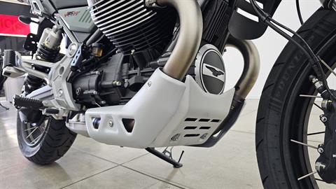 2022 Moto Guzzi V85 TT in Los Angeles, California - Photo 12
