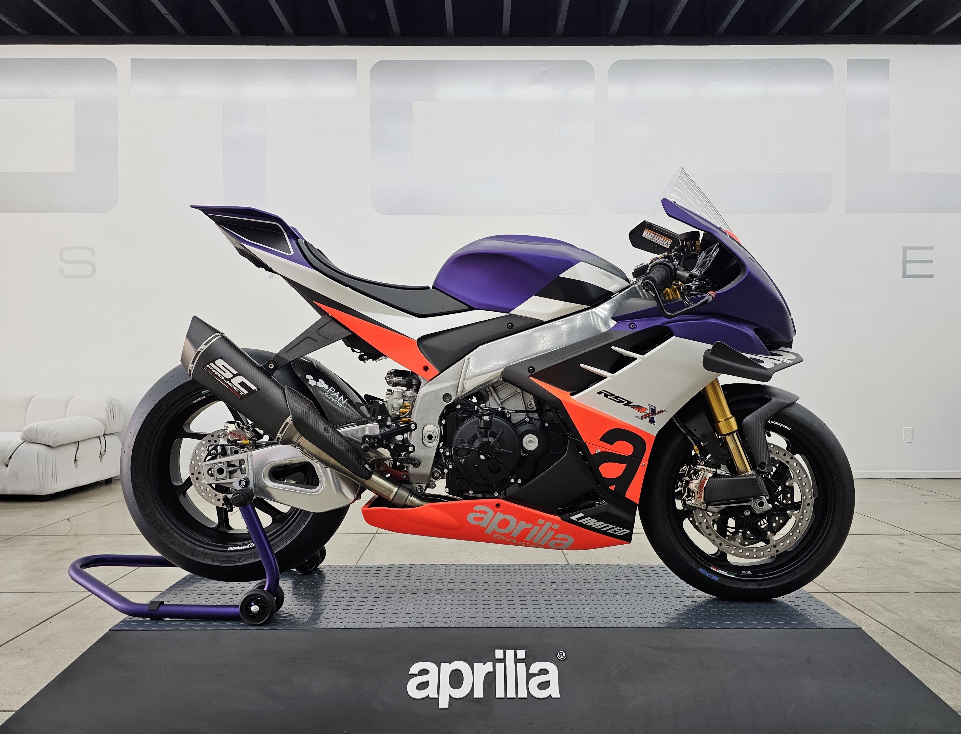 2023 Aprilia RSV4 XTrenta Limited Edition in Los Angeles, California - Photo 30