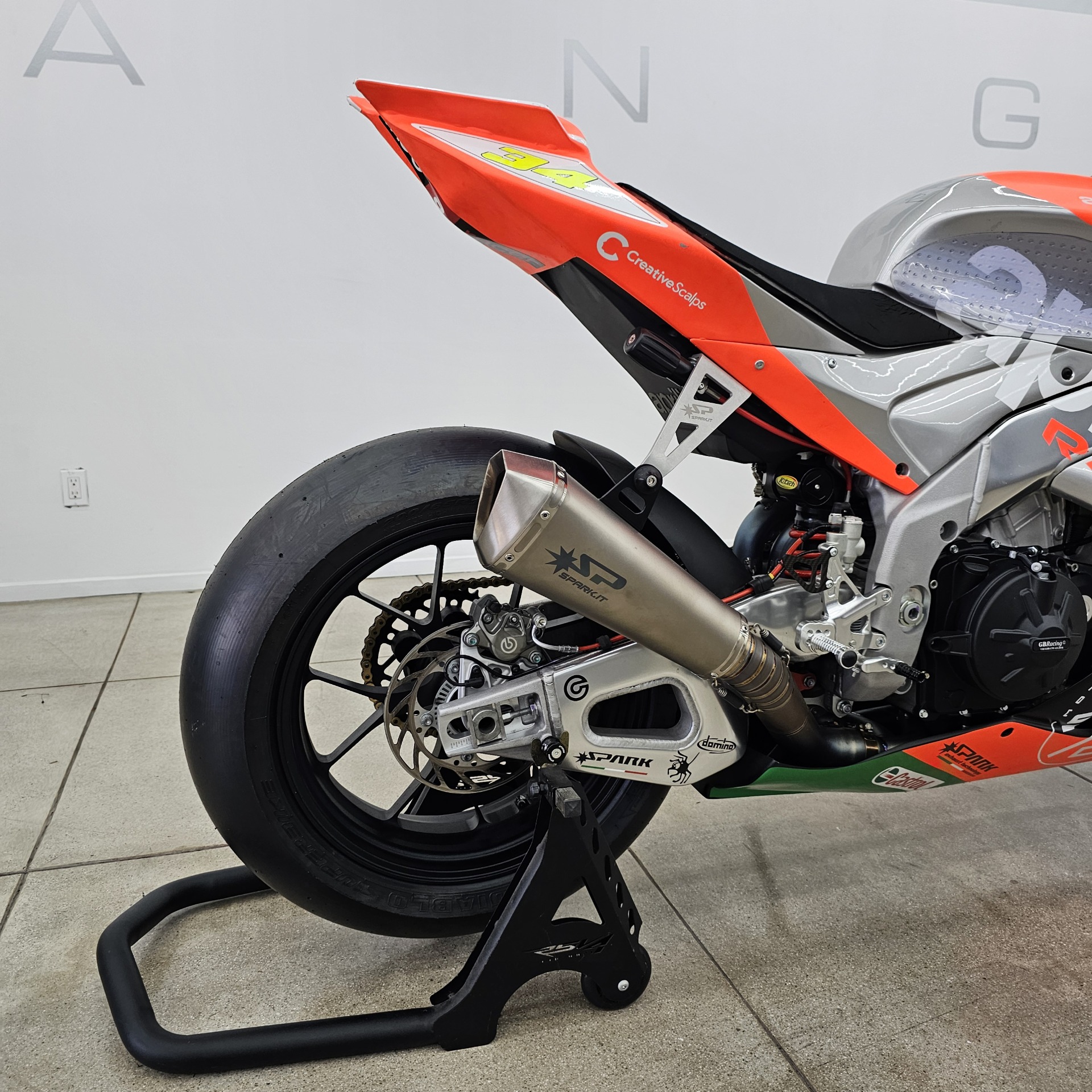 2022 Aprilia RSV4 1100 in Los Angeles, California - Photo 4