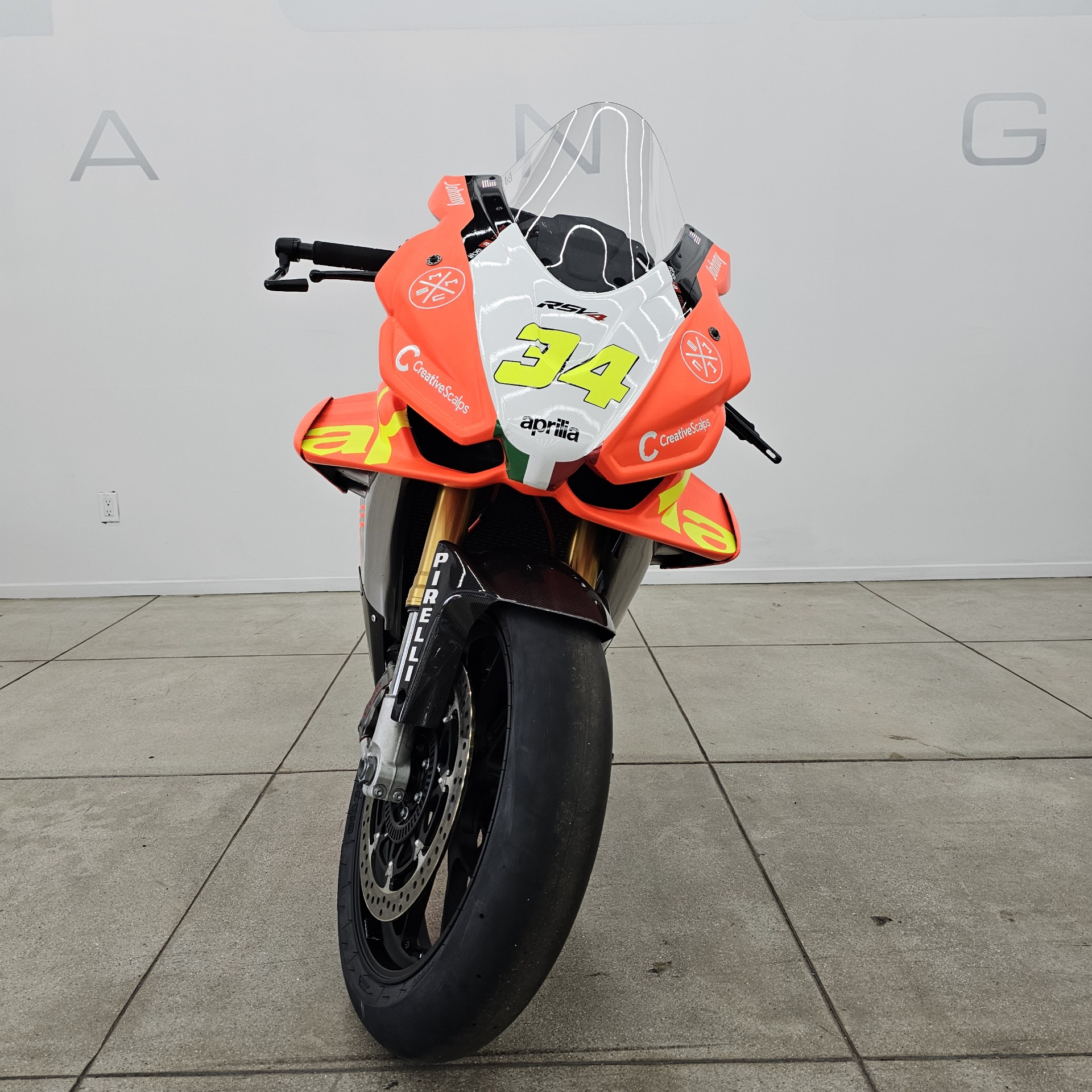 2022 Aprilia RSV4 1100 in Los Angeles, California - Photo 20