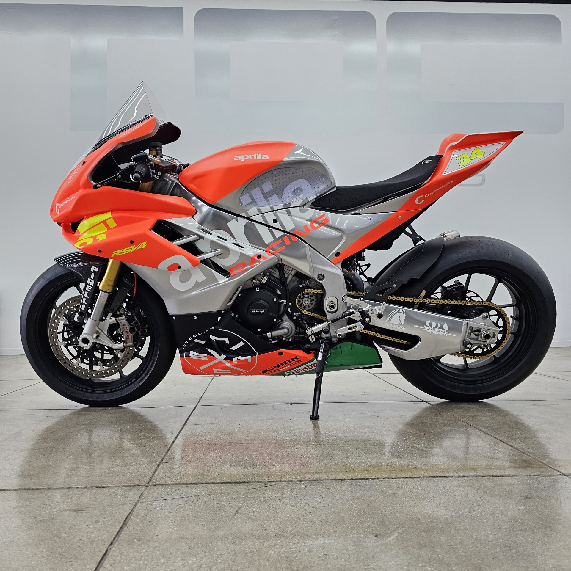 2022 Aprilia RSV4 1100 in Los Angeles, California - Photo 23