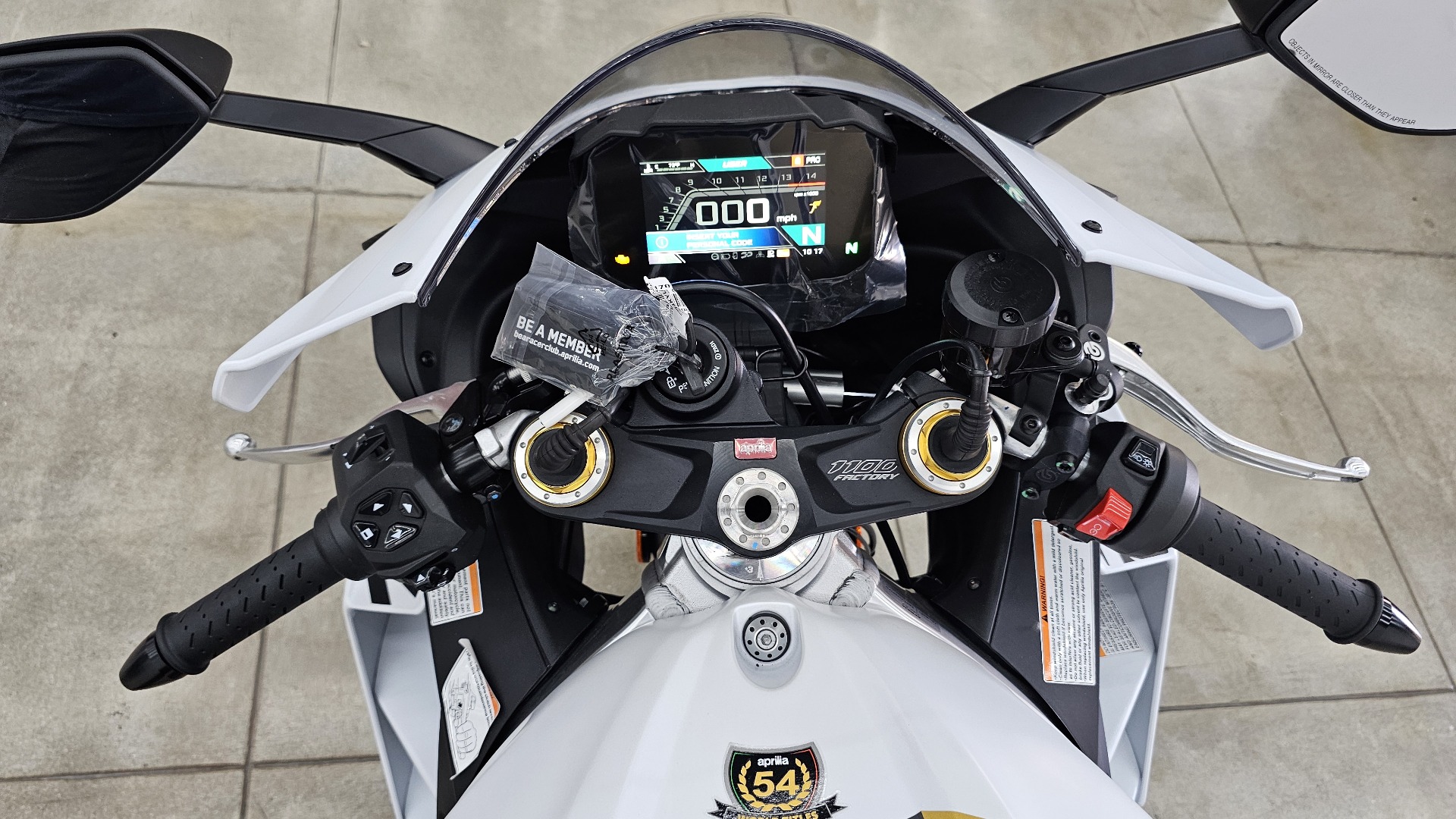 2024 Aprilia RSV4 Factory 1100 in Los Angeles, California - Photo 14