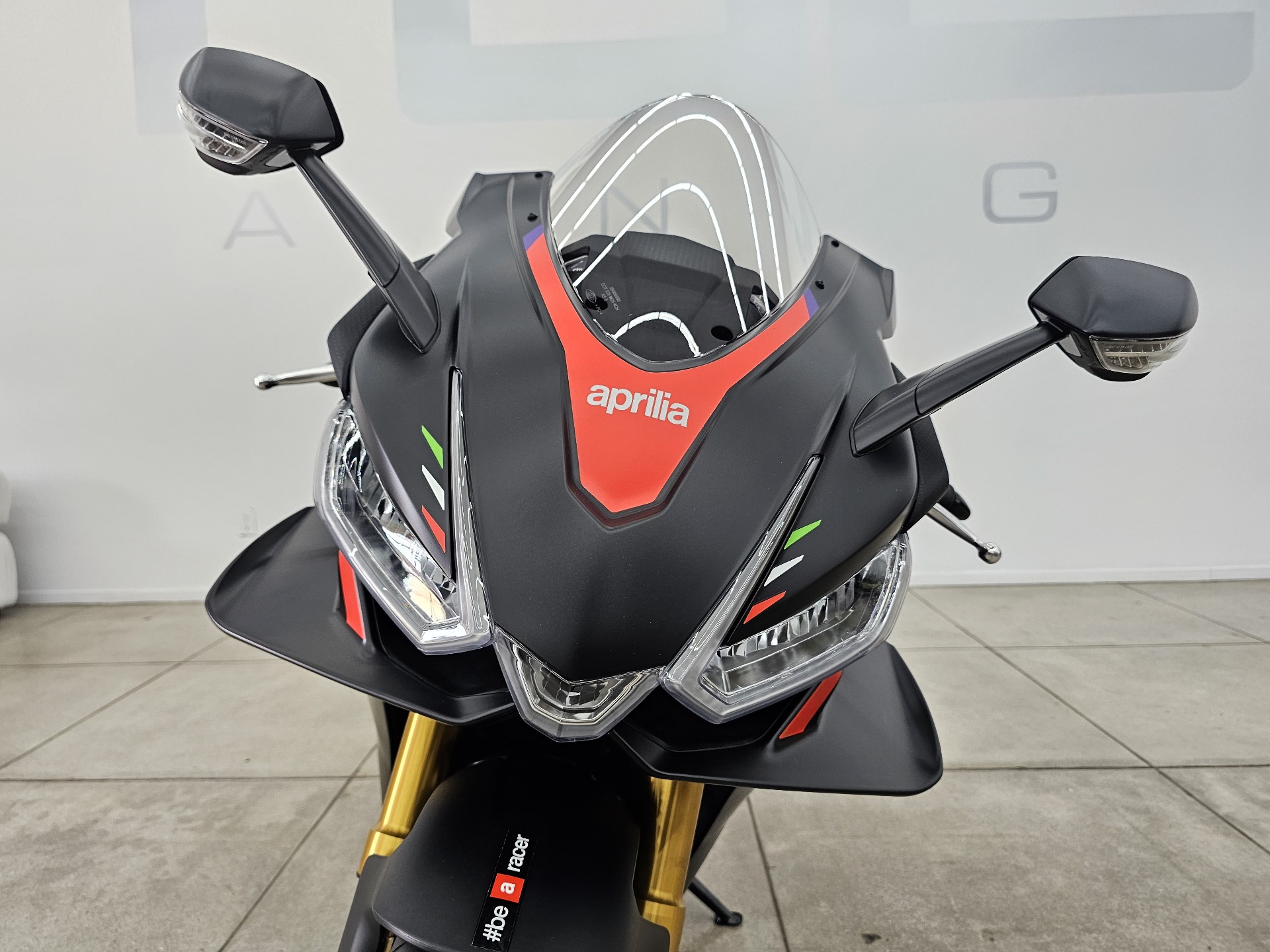 2024 Aprilia RSV4 Factory 1100 in Los Angeles, California - Photo 13