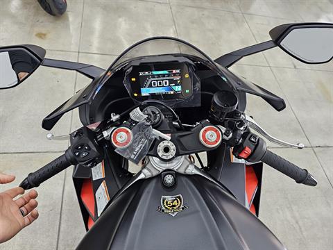 2024 Aprilia RSV4 1100 in Los Angeles, California - Photo 8