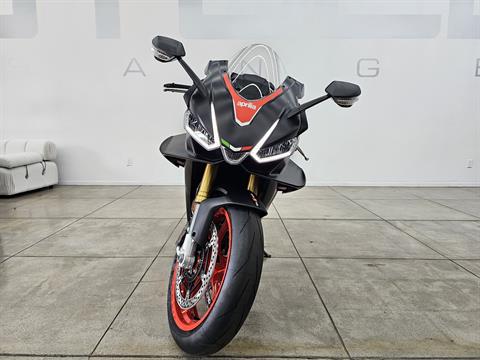 2024 Aprilia RSV4 1100 in Los Angeles, California - Photo 9