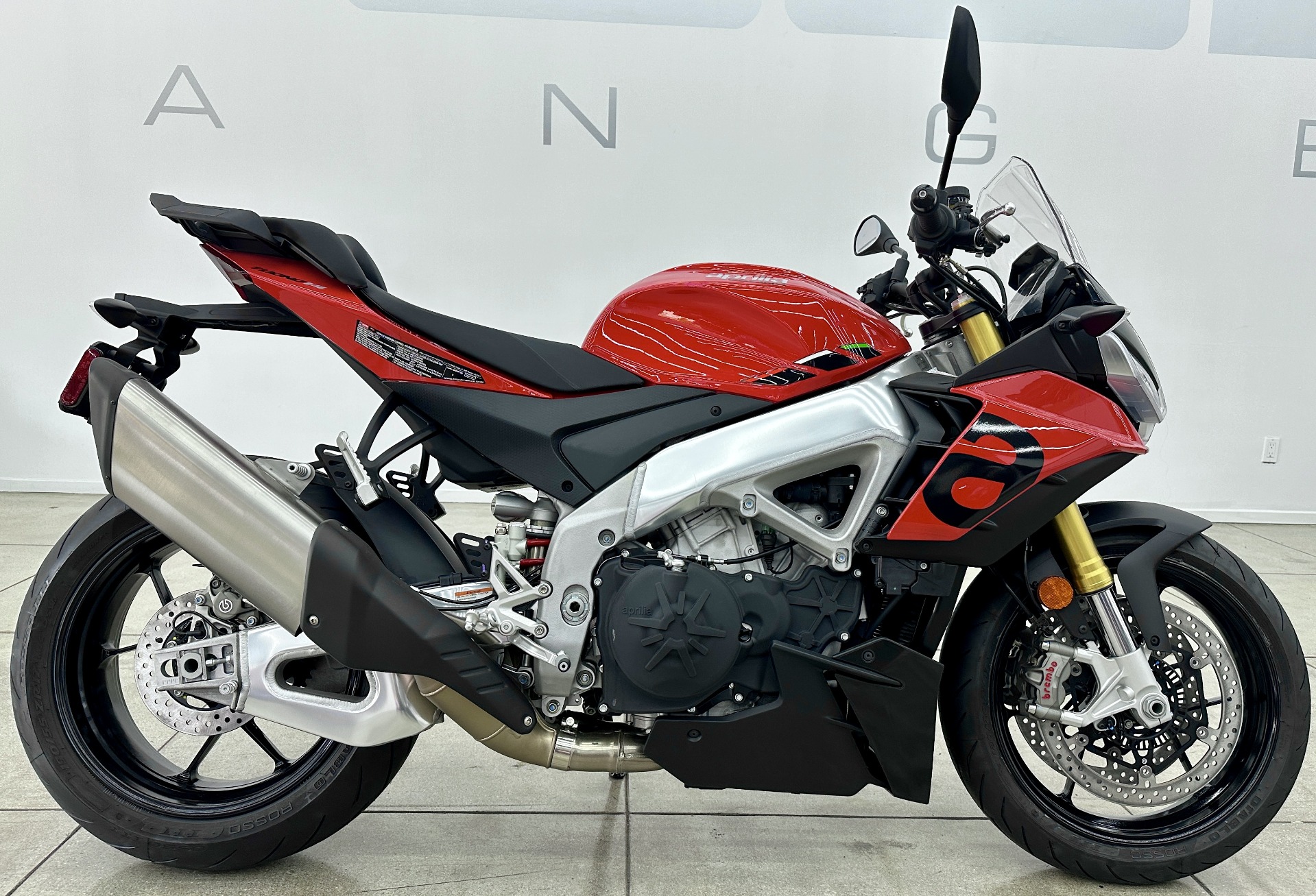 2024 Aprilia Tuono V4 1100 in Los Angeles, California - Photo 1