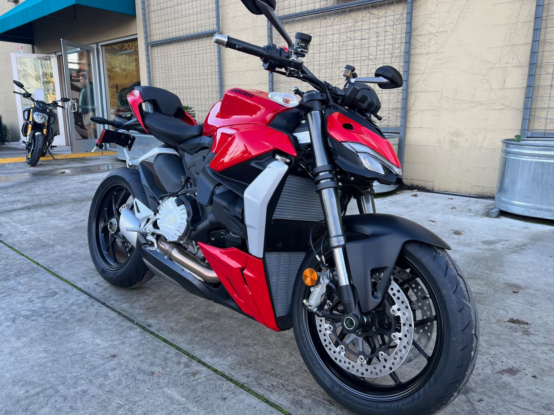 2023 Ducati Streetfighter V2 in Santa Rosa, California - Photo 2